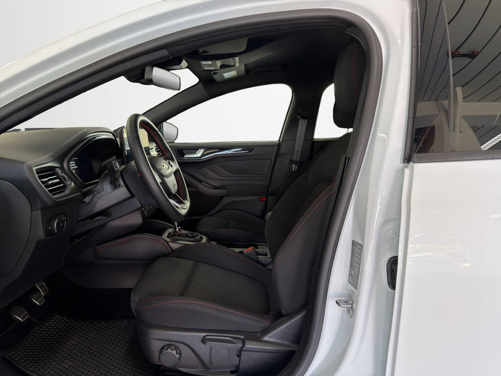 FORD Focus 1.0i EcoB Hybrid 155 ST-Line X-image-8