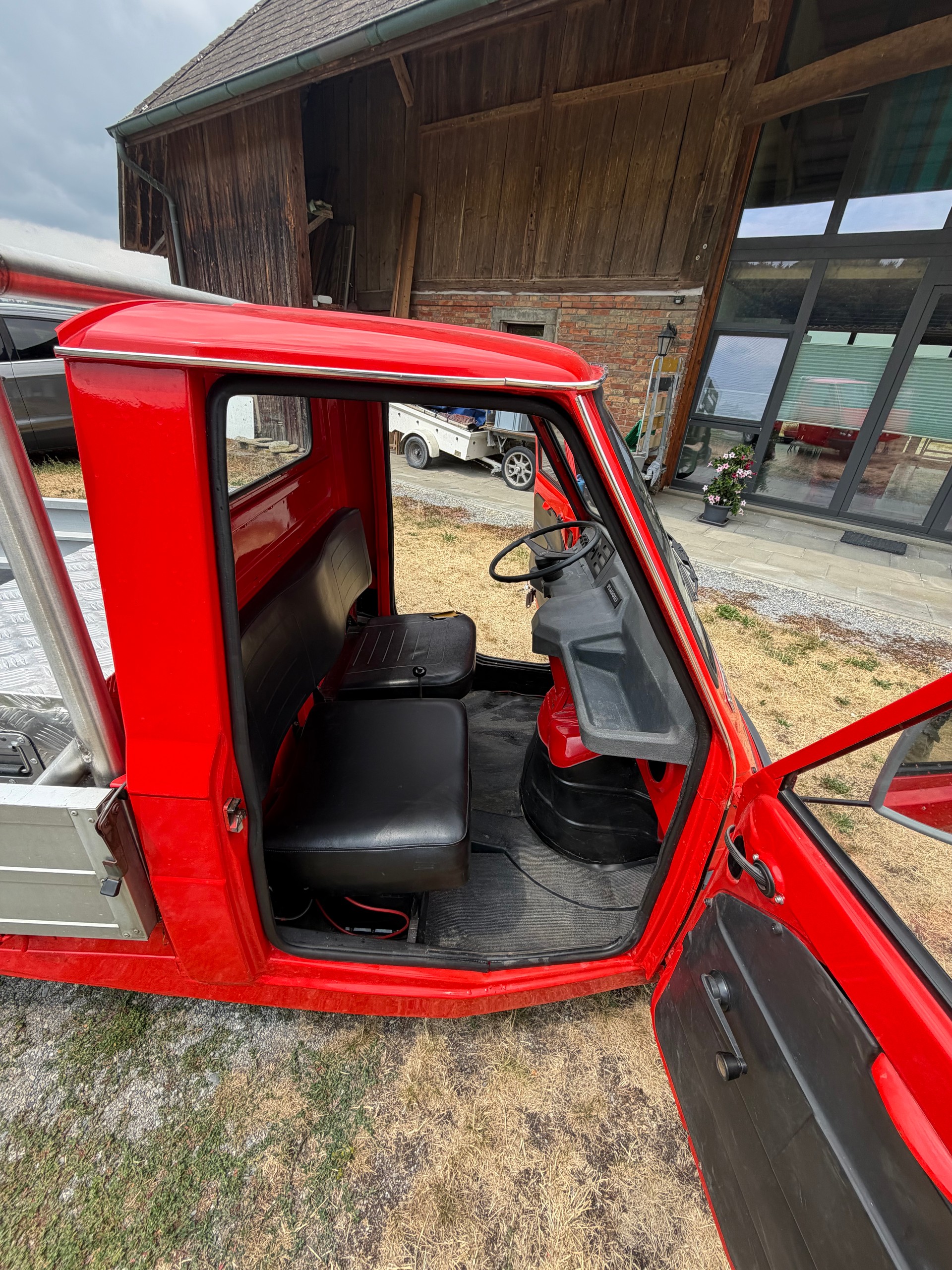 PIAGGIO Vespacar P2-image-8