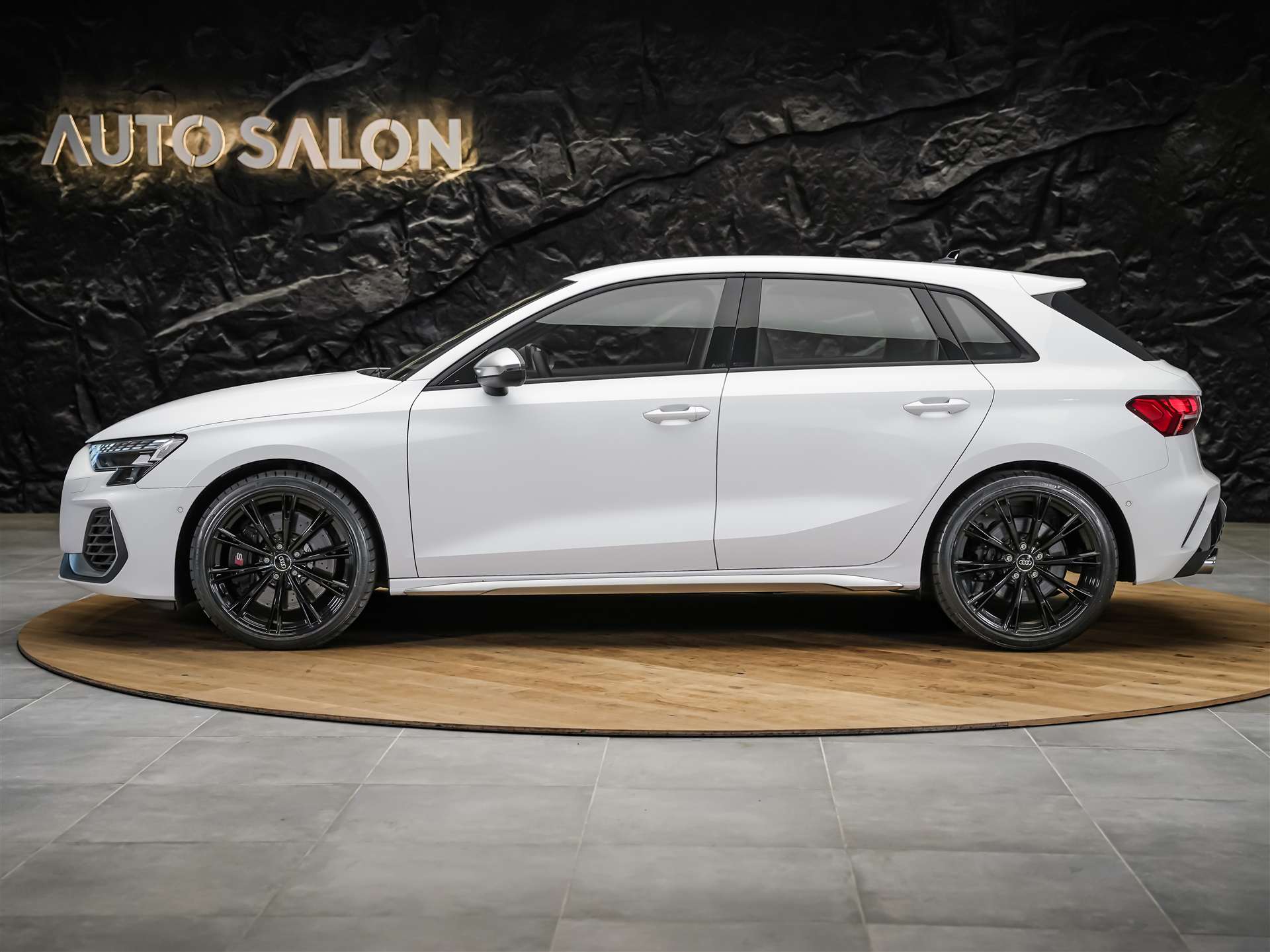 AUDI S3 Sportback TFSI quattro S-tronic*19"Felgen*Werksgarantie*Matrix-LED*Assistenten*-showroom-element-1