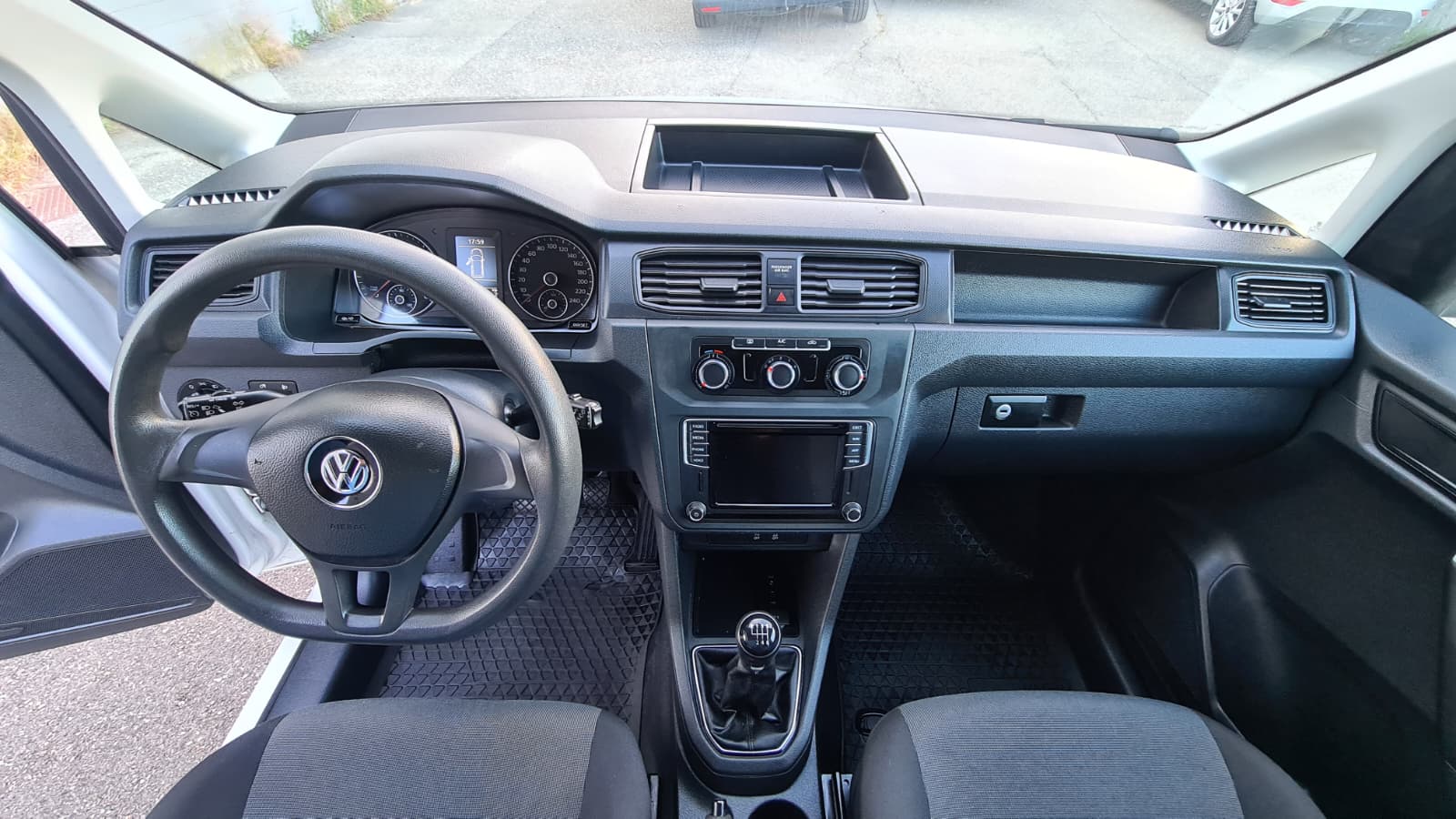 VW Caddy Maxi 2.0TDI 4Motion BlueMotion Technology ** Gr-Navi ** Klimaanlage ** Airbag ** PDC Hinten ** Frisch Ab MFK & Service **-image-17