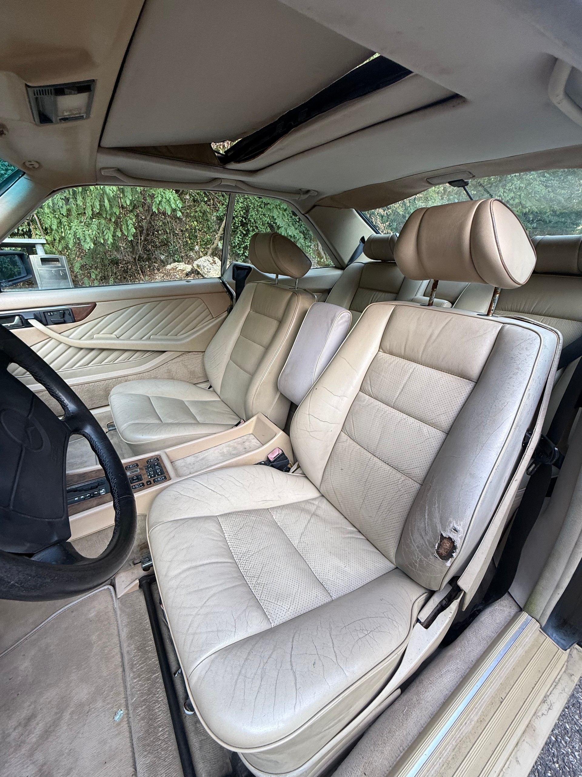 MERCEDES-BENZ 560 SEC Automatic-image-10