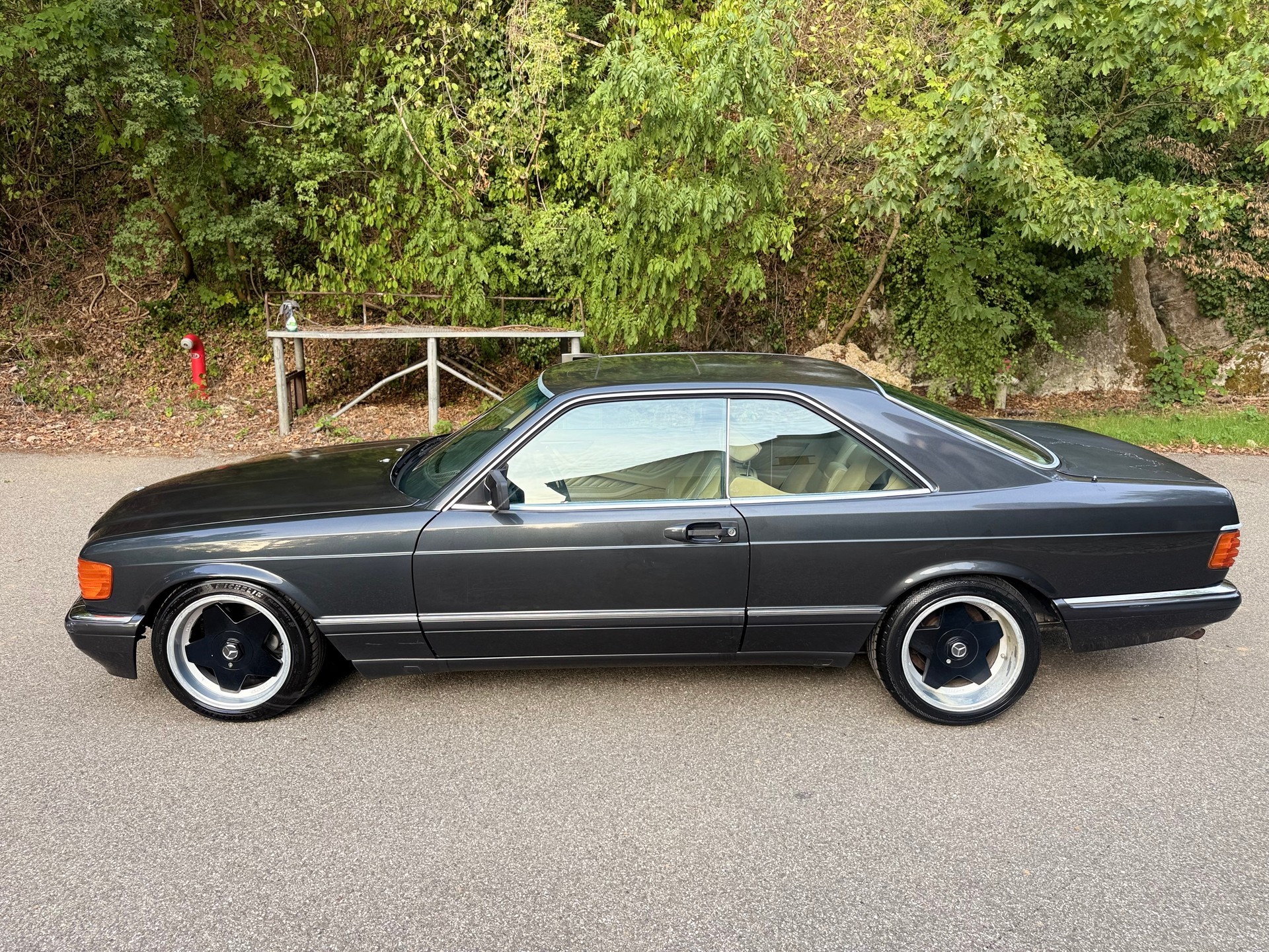 MERCEDES-BENZ 560 SEC Automatic-image-3
