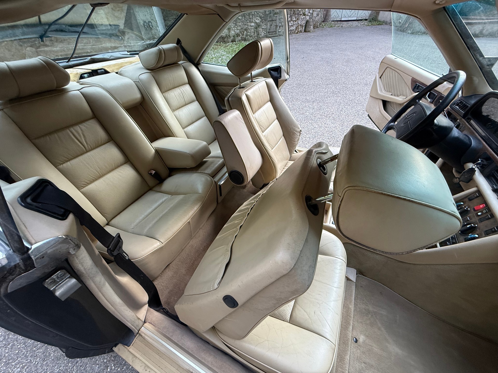 MERCEDES-BENZ 560 SEC Automatic-image-13