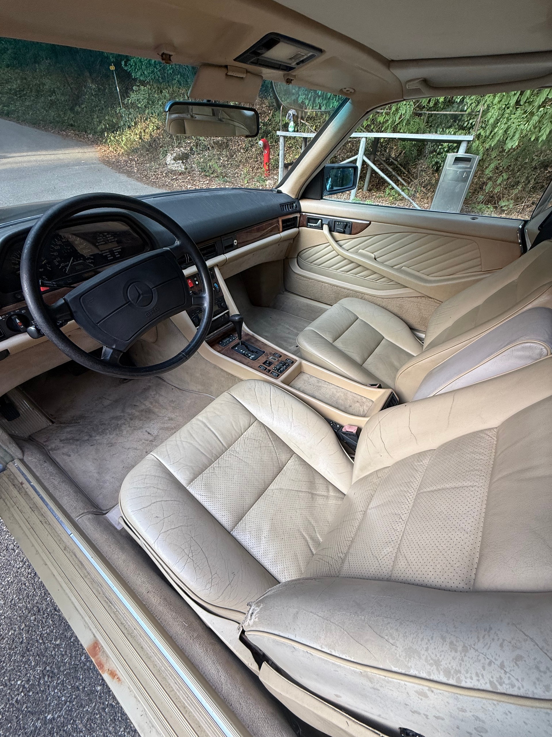 MERCEDES-BENZ 560 SEC Automatic-image-9