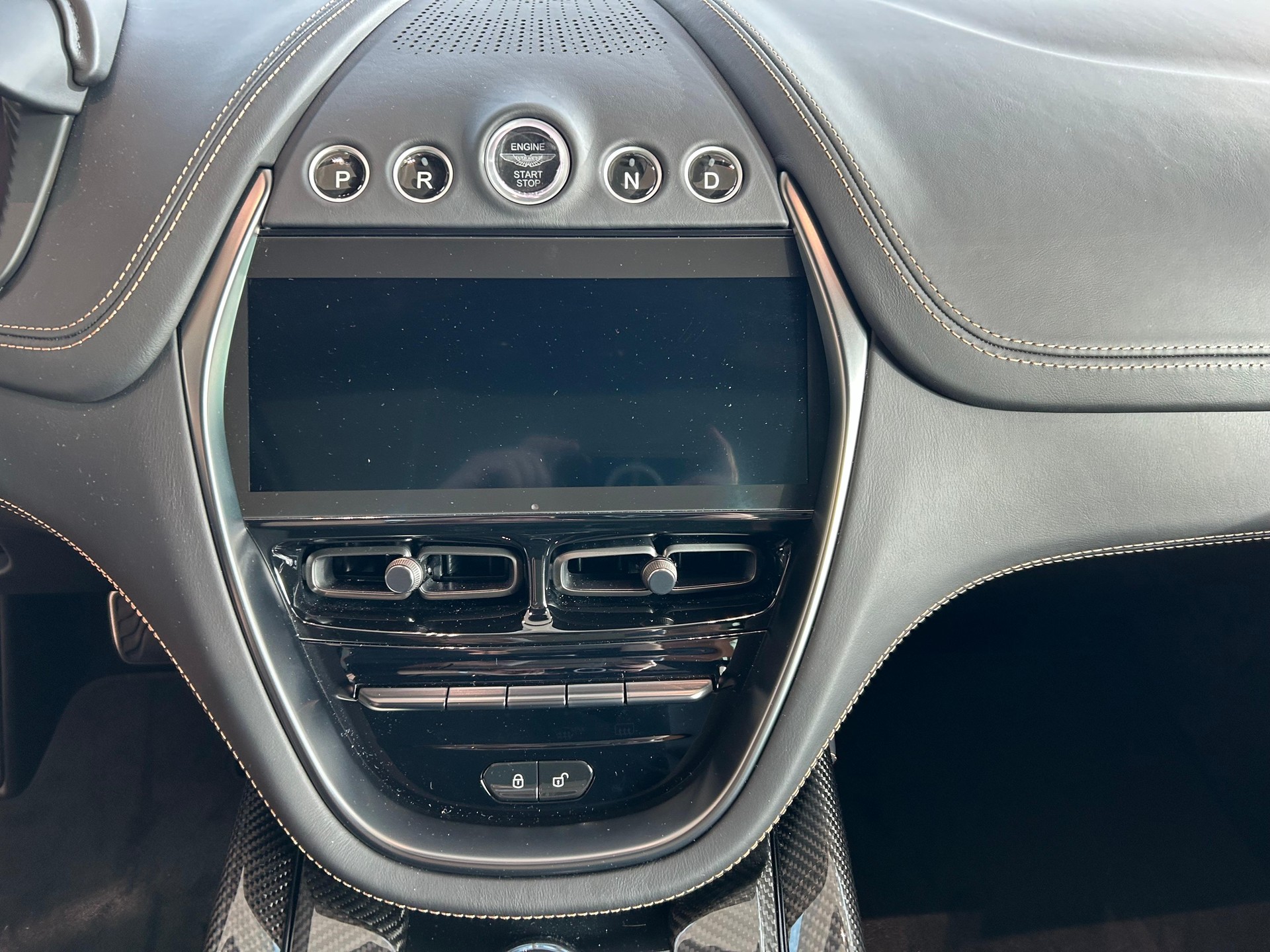 ASTON MARTIN DBX 707 4.0 V8 Bi-Turbo-image-20