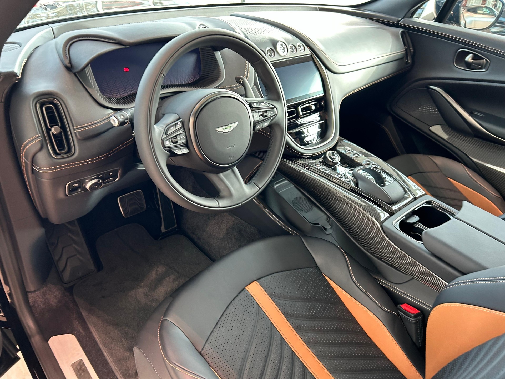 ASTON MARTIN DBX 707 4.0 V8 Bi-Turbo-image-16