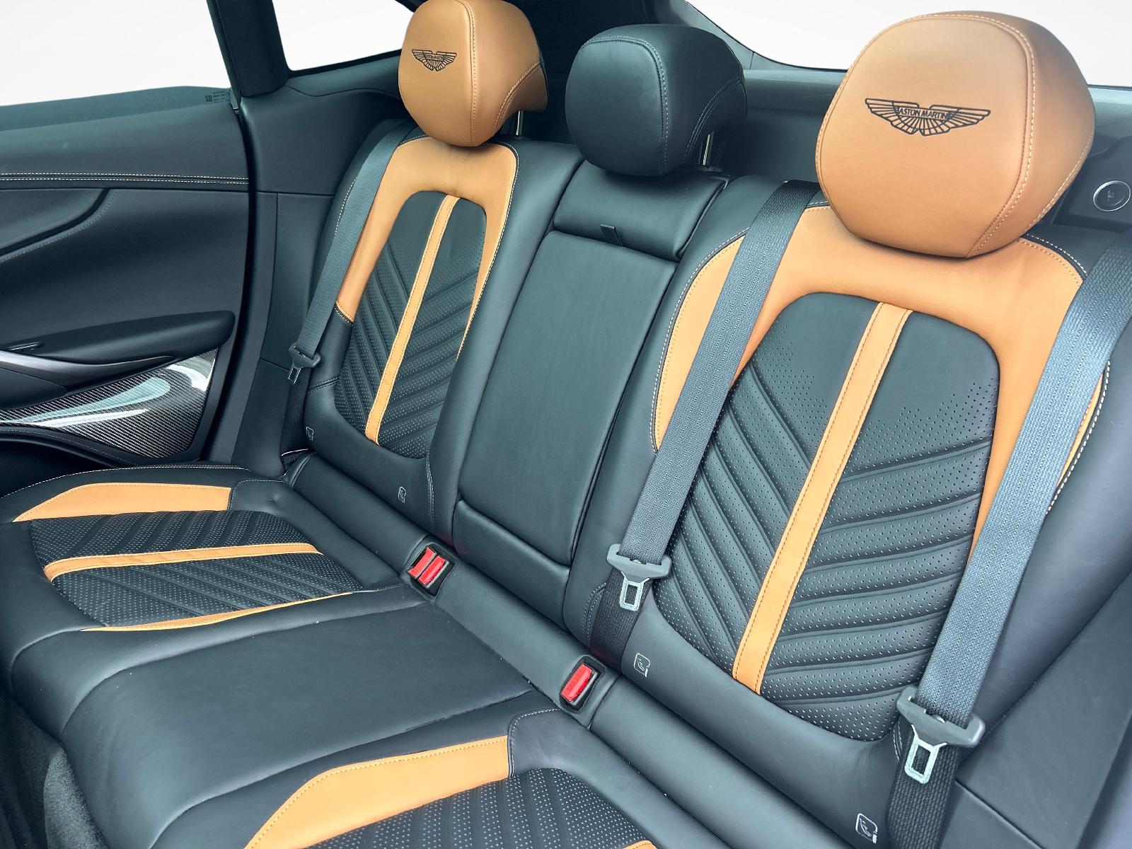 ASTON MARTIN DBX 707 4.0 V8 Bi-Turbo-image-10