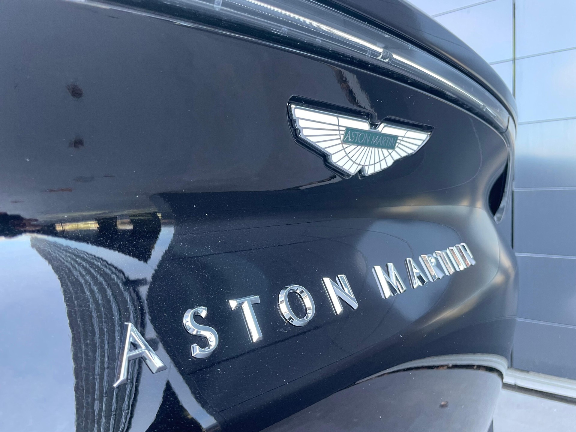 ASTON MARTIN DBX 707 4.0 V8 Bi-Turbo-image-13