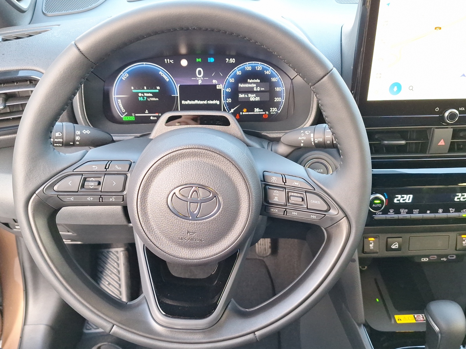 TOYOTA Yaris Cross 1.5 VVT-i HSD Premium AWD-i-image-13