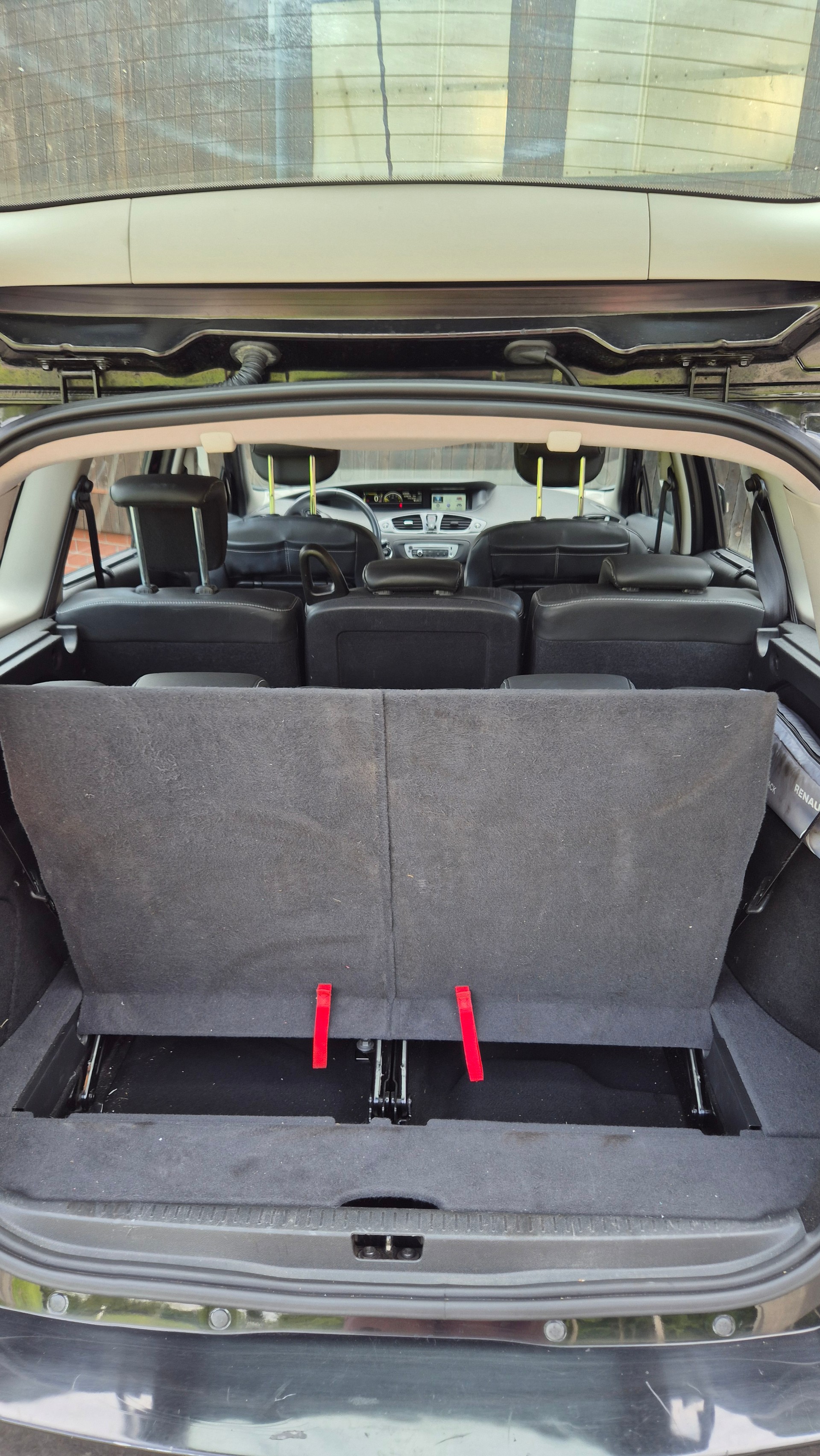 RENAULT Grand Scénic 1.5 dCi Bose Edition EDC-image-4