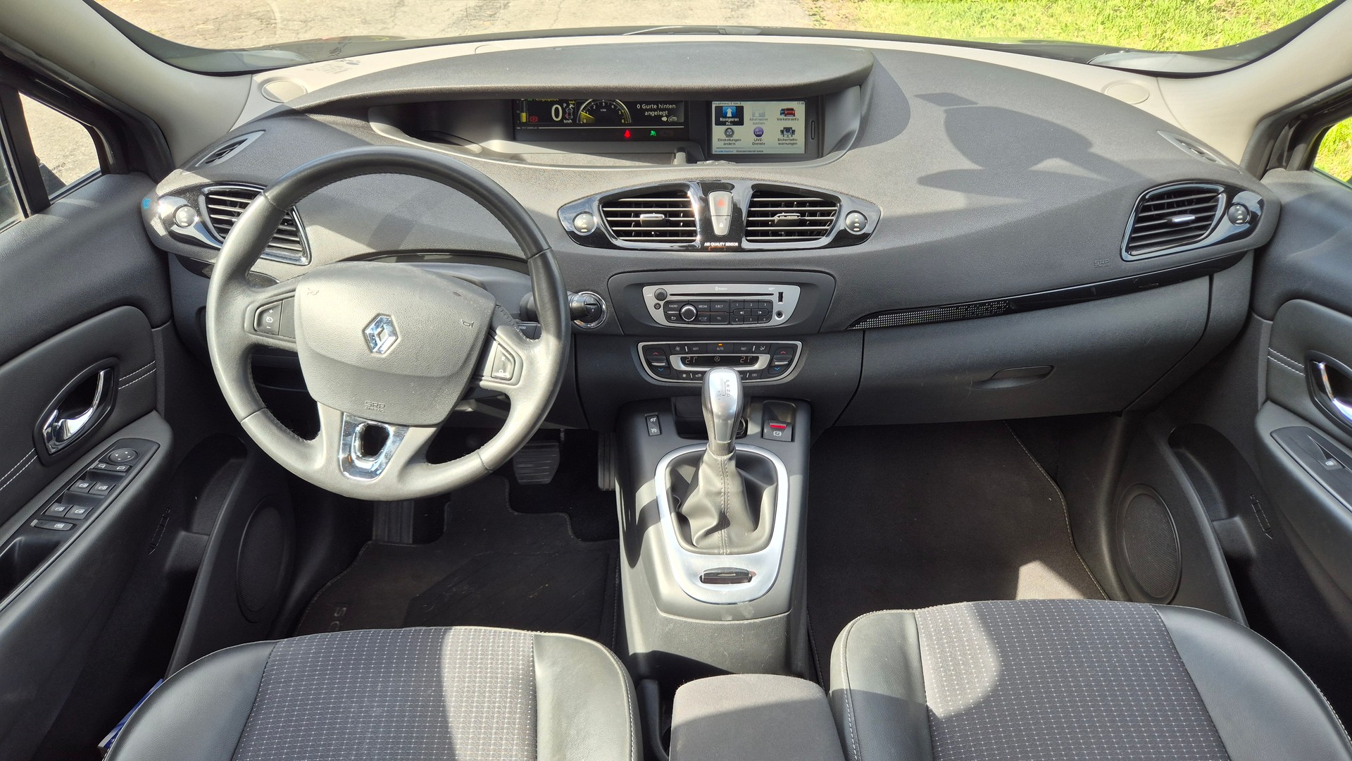 RENAULT Grand Scénic 1.5 dCi Bose Edition EDC-image-10