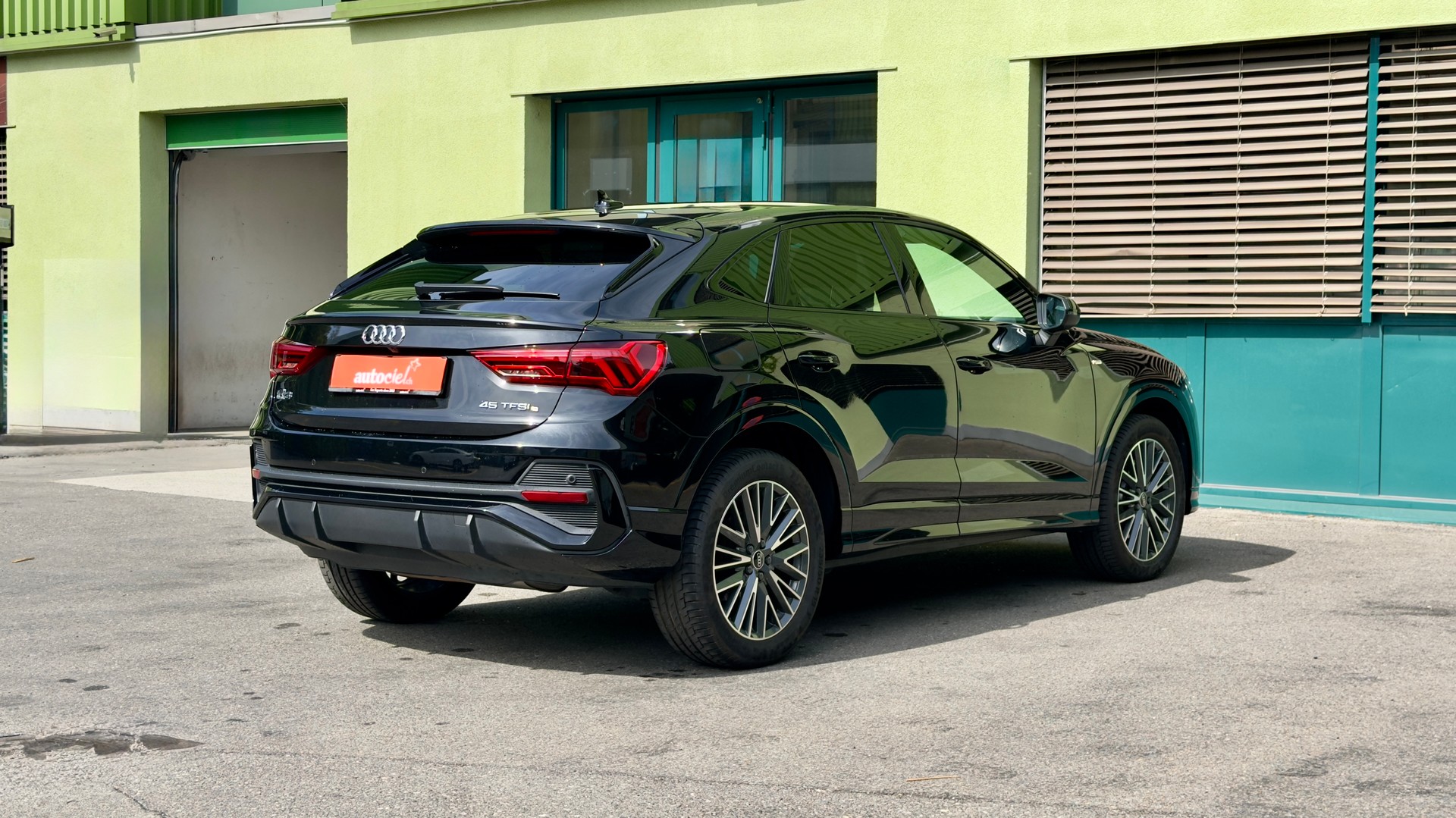 AUDI Q3 Sportback 45 TFSI e S line S-tronic-image-4