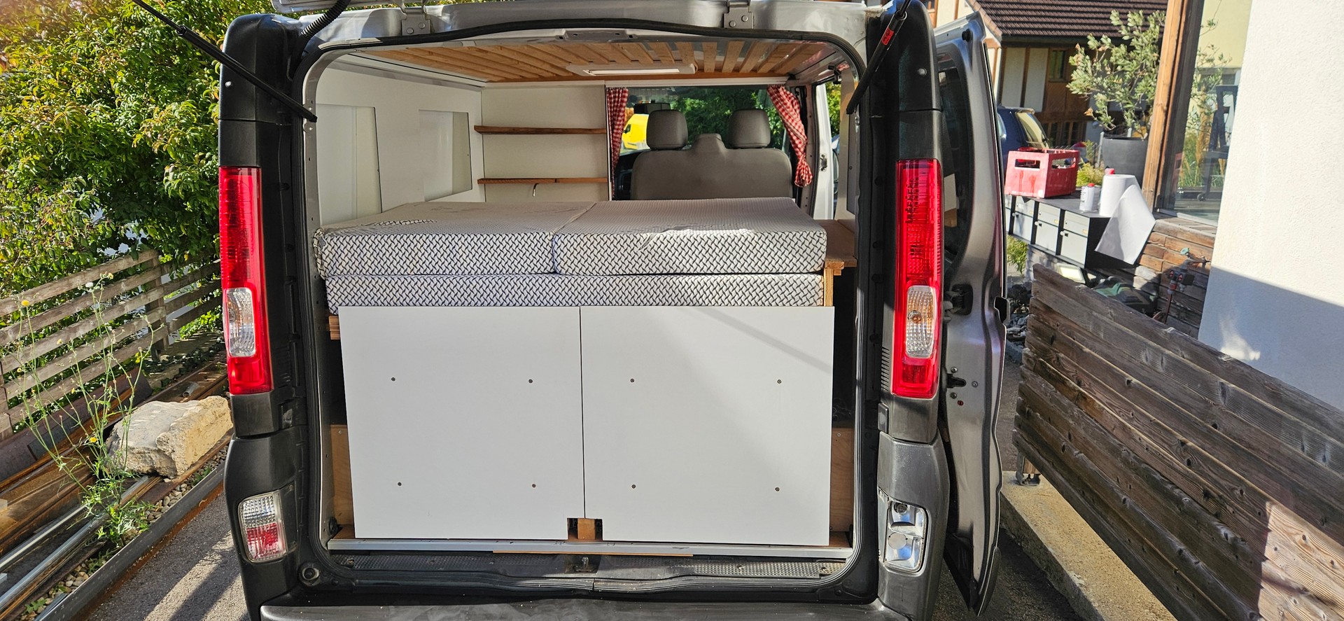 OPEL VIVARO-image-3