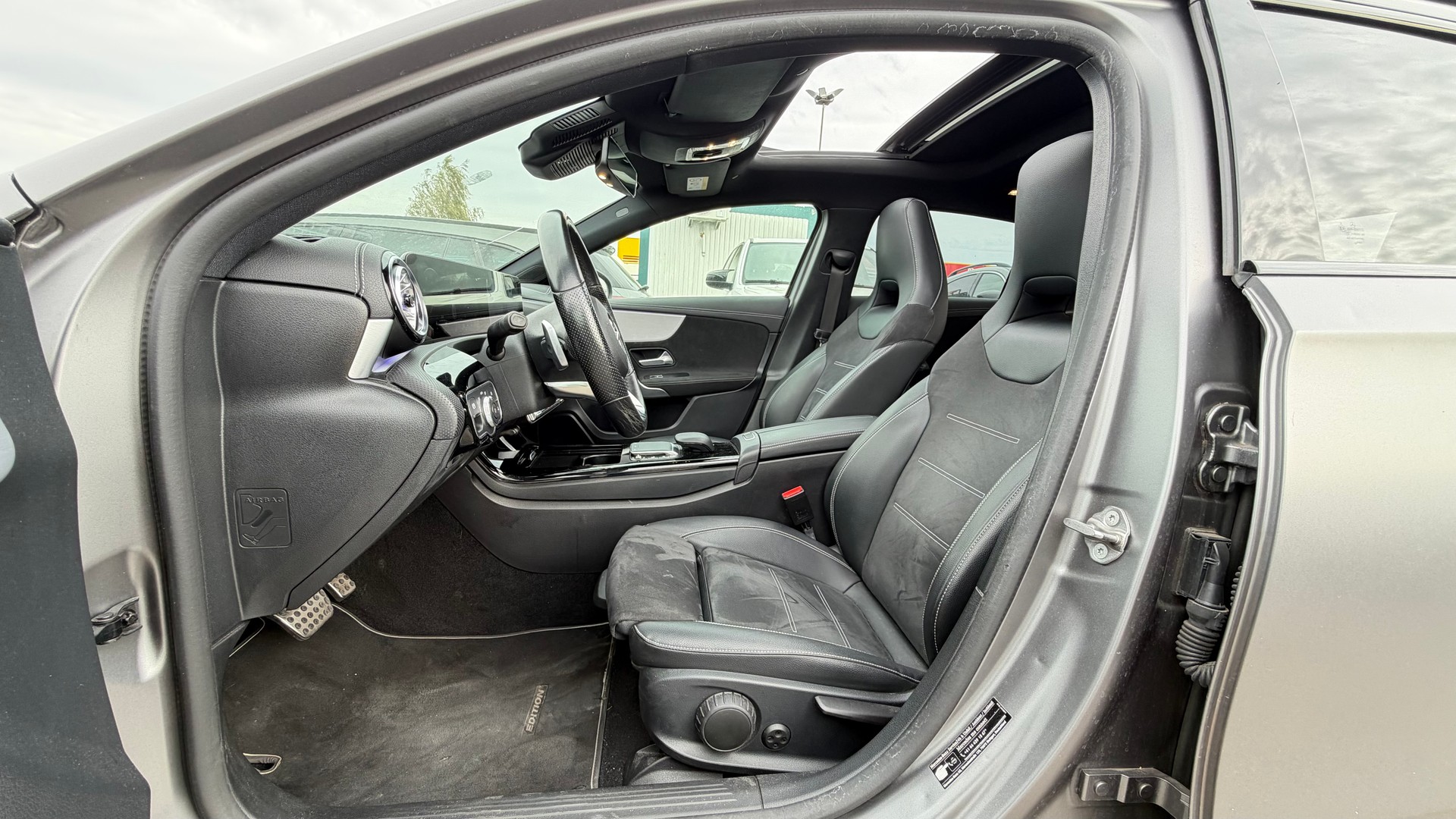 MERCEDES-BENZ A 250 4Matic Progressive 7G-DCT-image-8