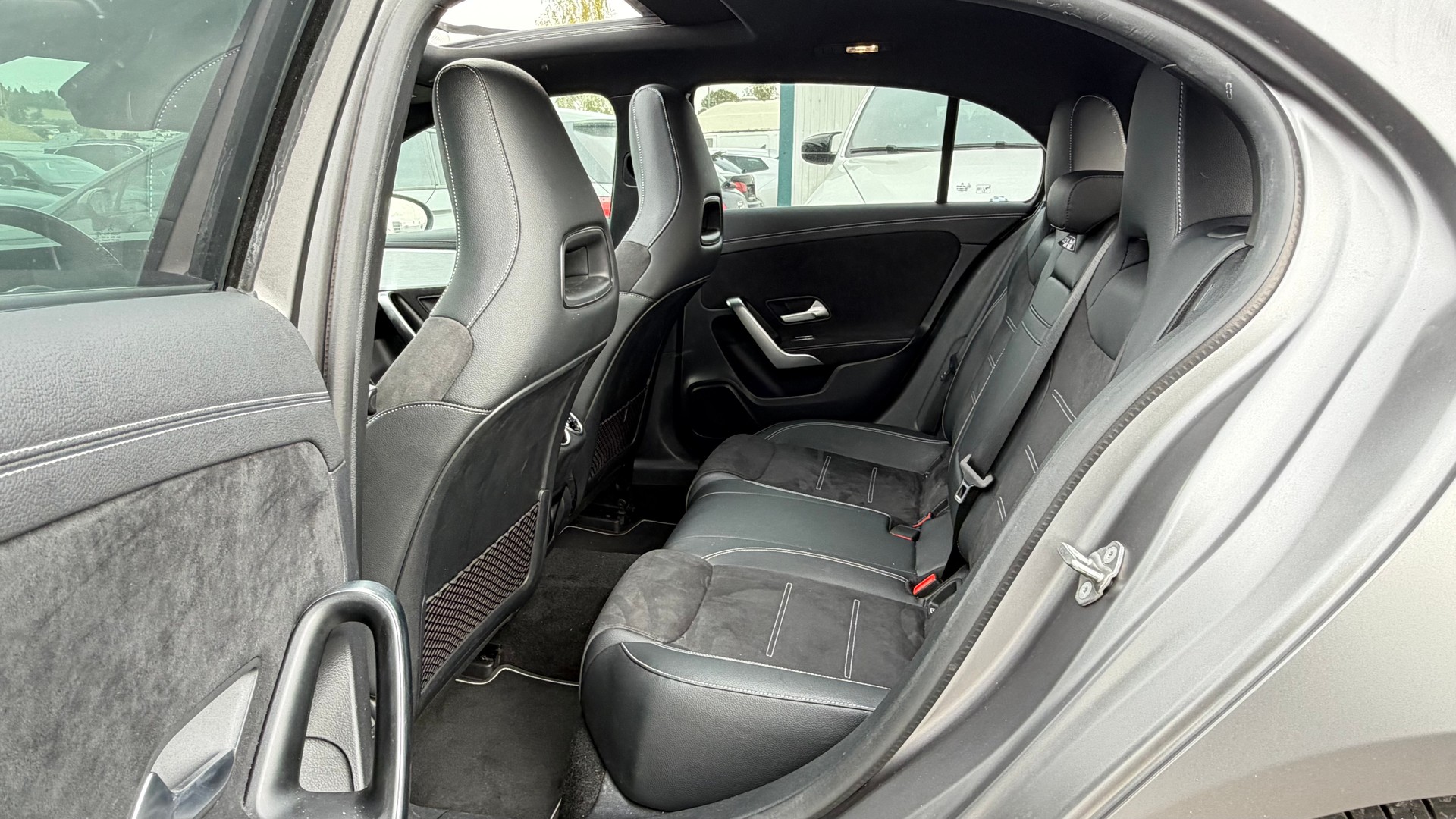 MERCEDES-BENZ A 250 4Matic Progressive 7G-DCT-image-9