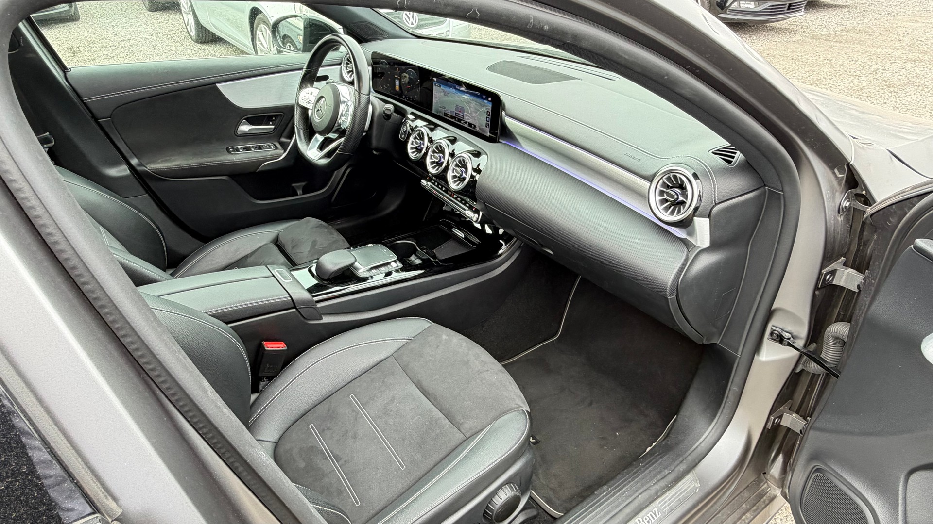 MERCEDES-BENZ A 250 4Matic Progressive 7G-DCT-image-11