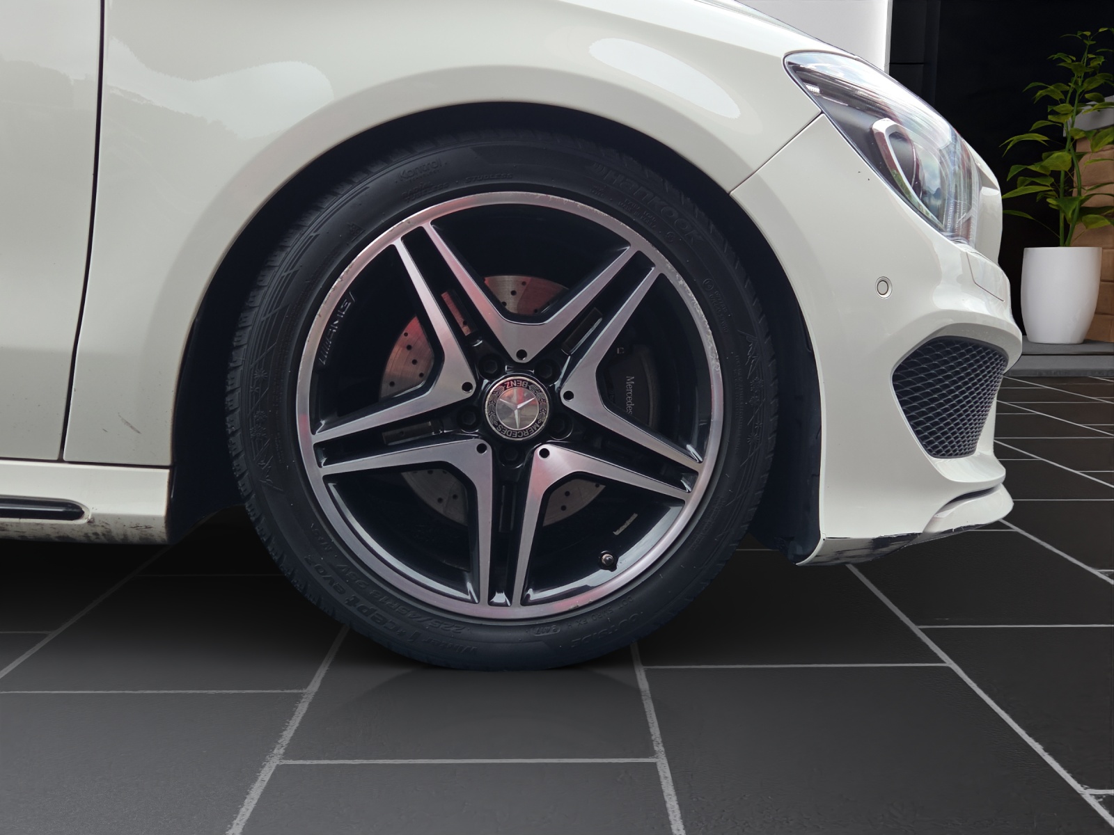 MERCEDES-BENZ CLA 220 CDI AMG Line 4Mat-image-9