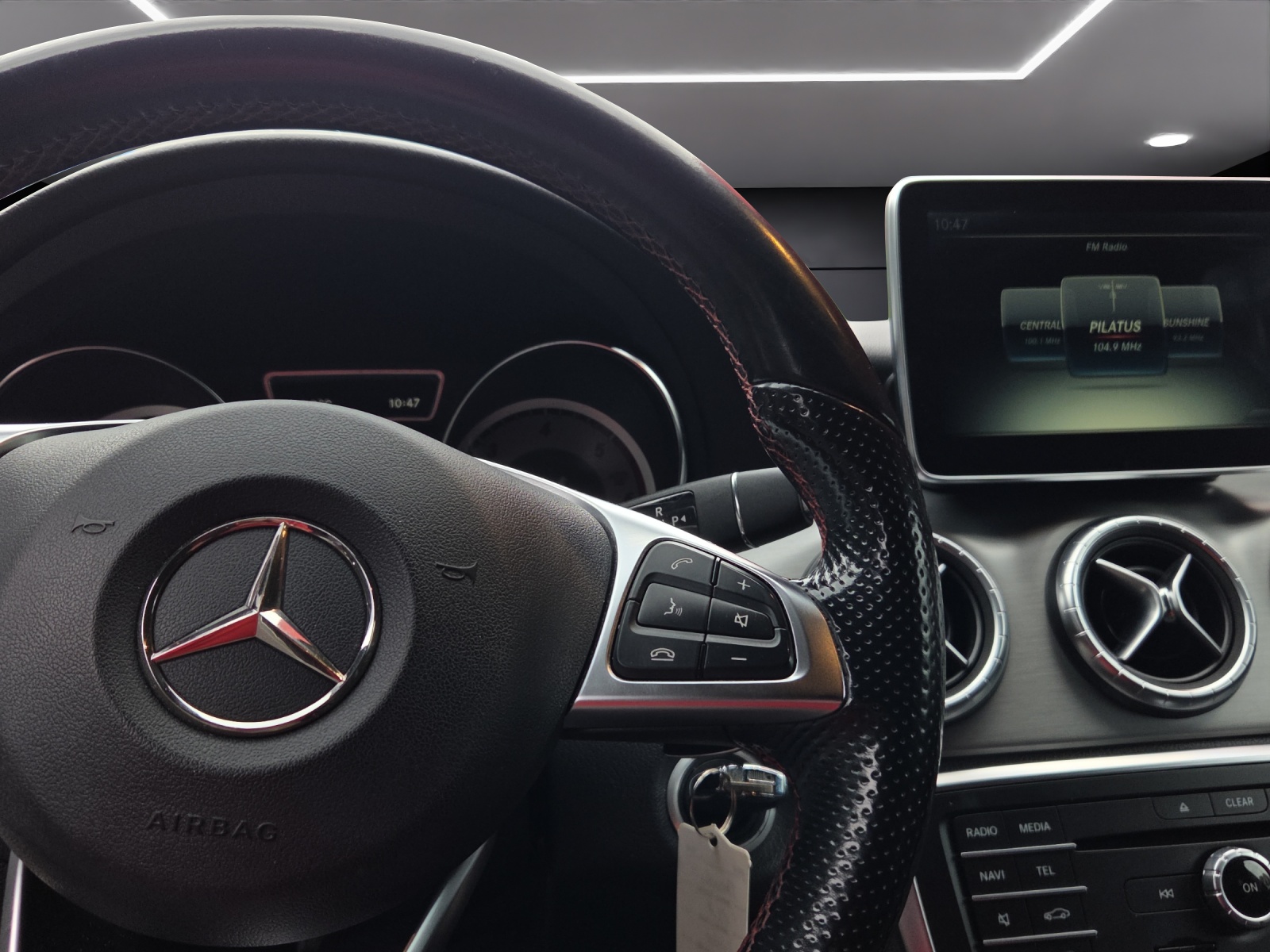 MERCEDES-BENZ CLA 220 CDI AMG Line 4Mat-image-5