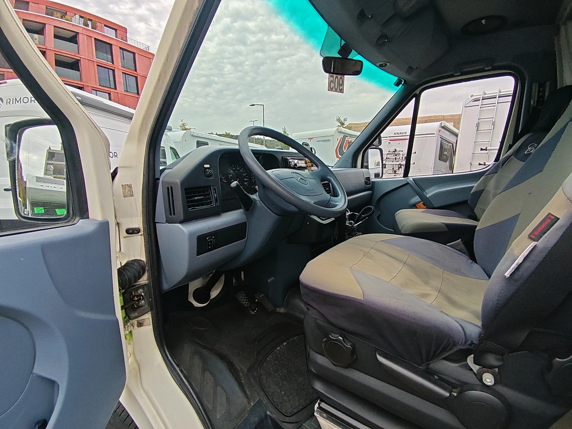 MERCEDES-BENZ 4x4 314 CDI ***Kult-Kombination: Sprinter + 4x4 + unter 6m + Camper +Autark***-image-13