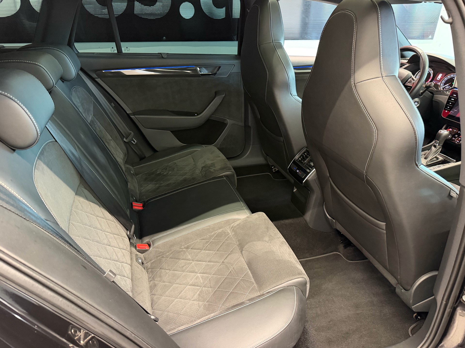 SKODA Superb Combi 2.0 TSI SportLine+ DSG 4x4-image-29