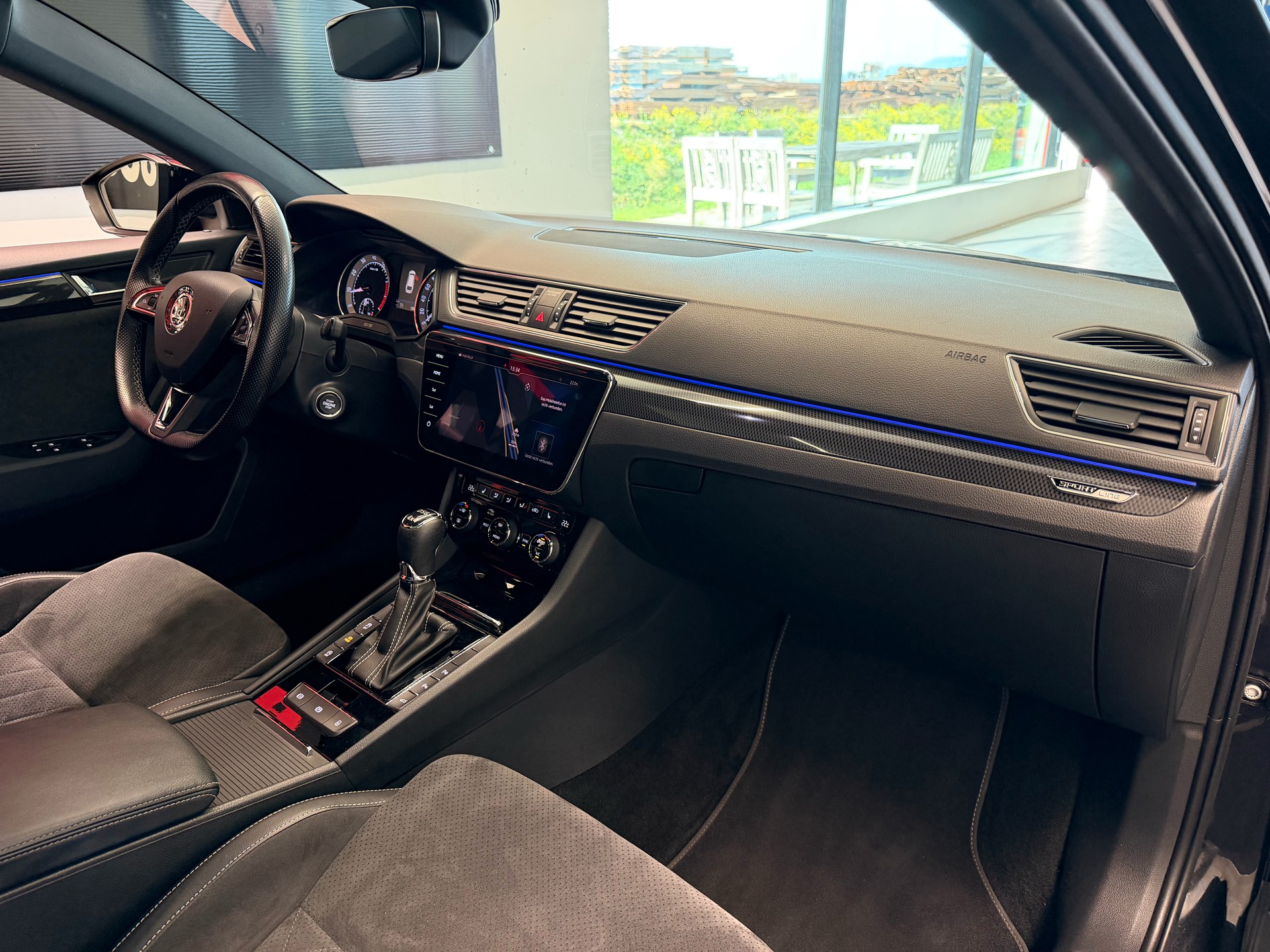 SKODA Superb Combi 2.0 TSI SportLine+ DSG 4x4-image-26