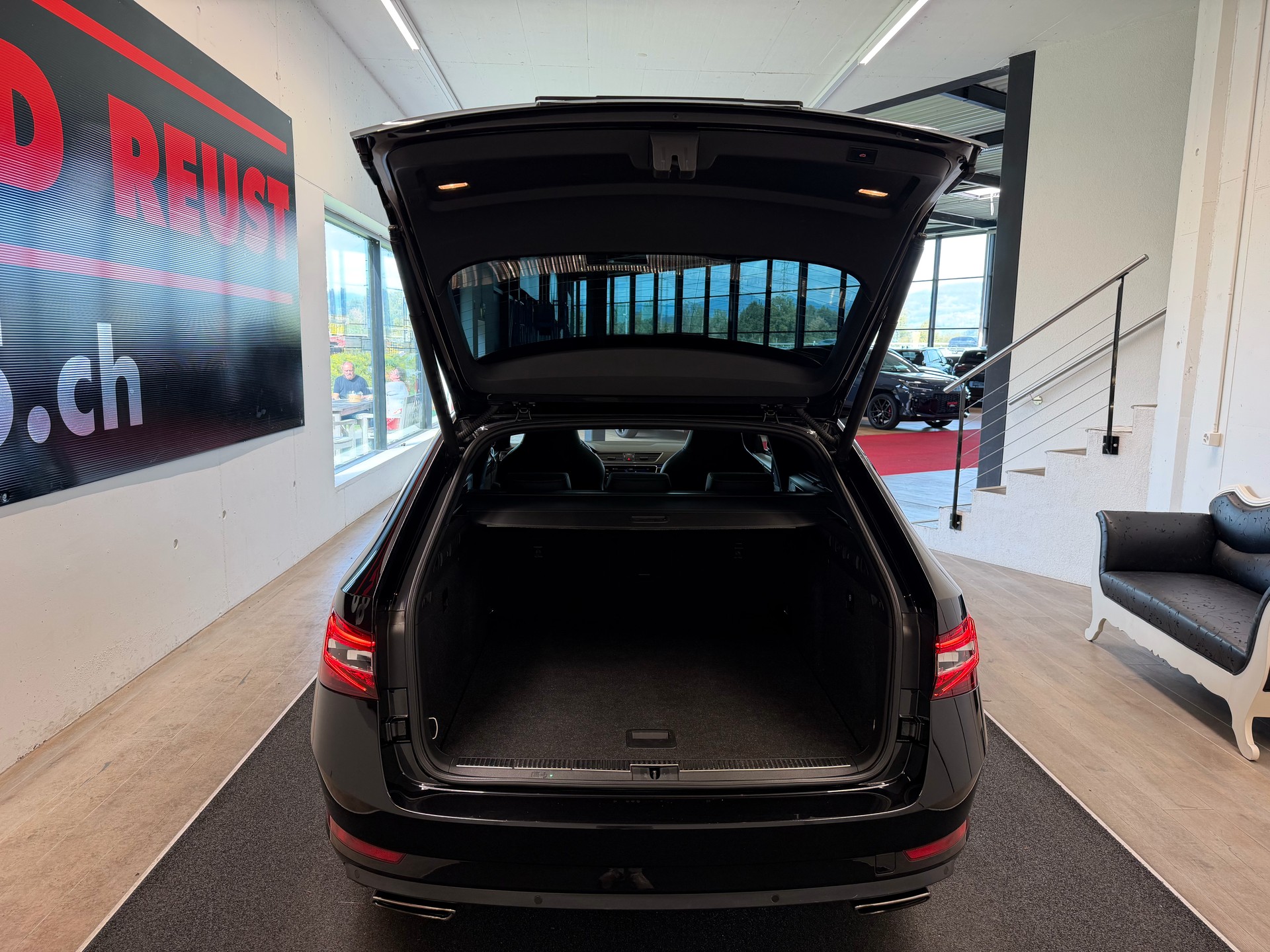 SKODA Superb Combi 2.0 TSI SportLine+ DSG 4x4-image-8