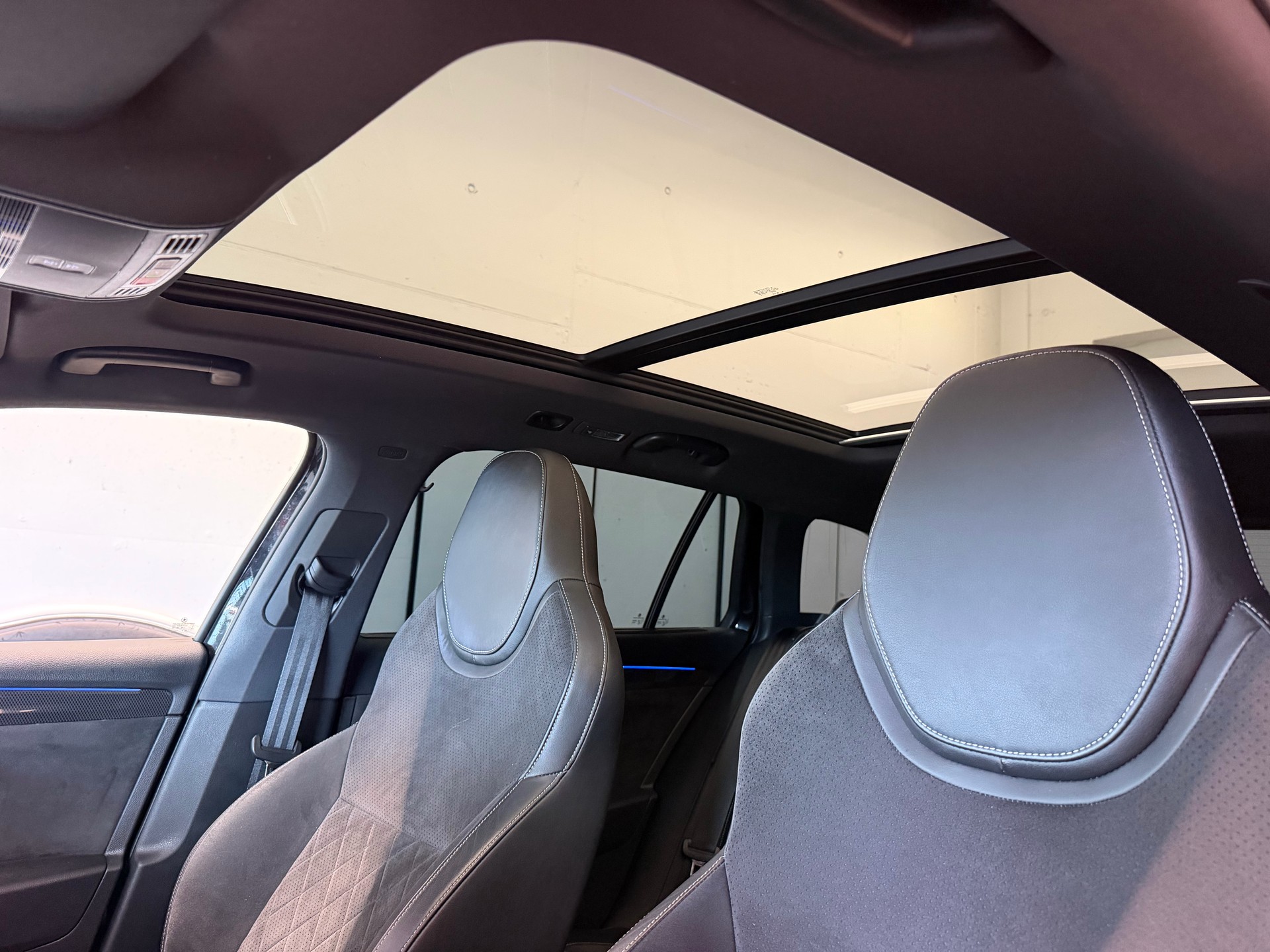 SKODA Superb Combi 2.0 TSI SportLine+ DSG 4x4-image-16
