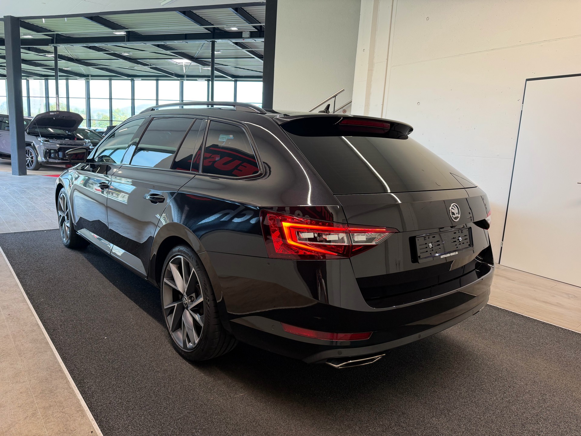 SKODA Superb Combi 2.0 TSI SportLine+ DSG 4x4-image-5