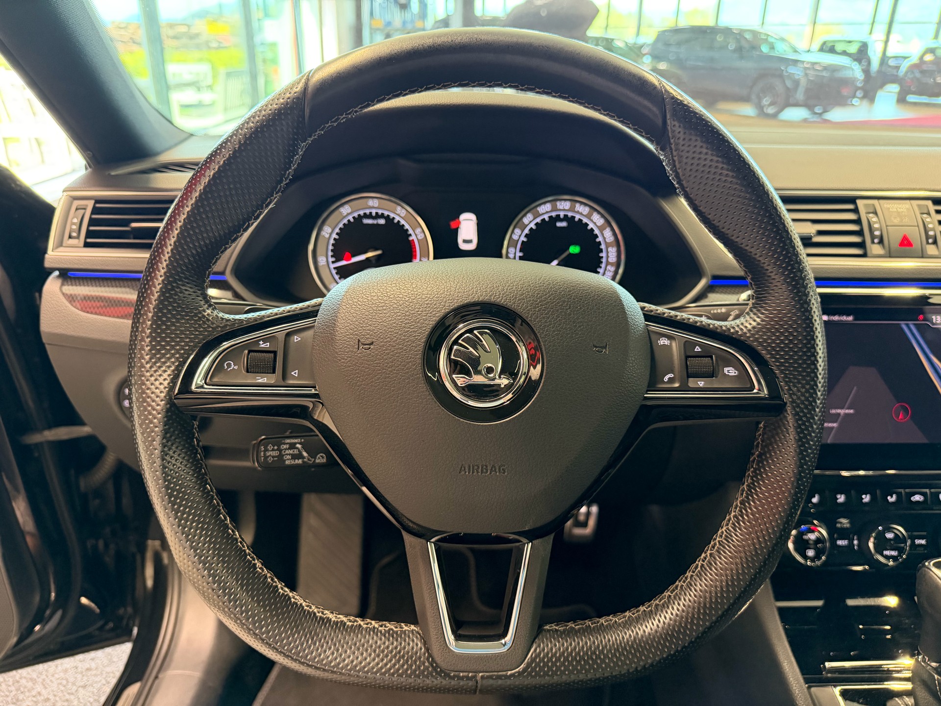 SKODA Superb Combi 2.0 TSI SportLine+ DSG 4x4-image-18
