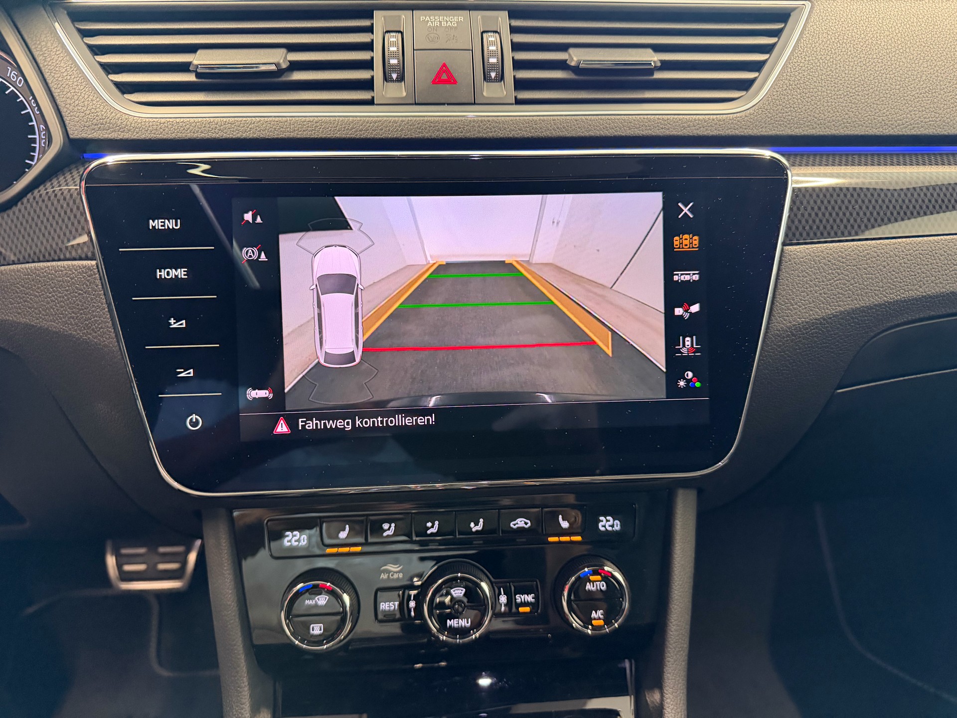 SKODA Superb Combi 2.0 TSI SportLine+ DSG 4x4-image-22