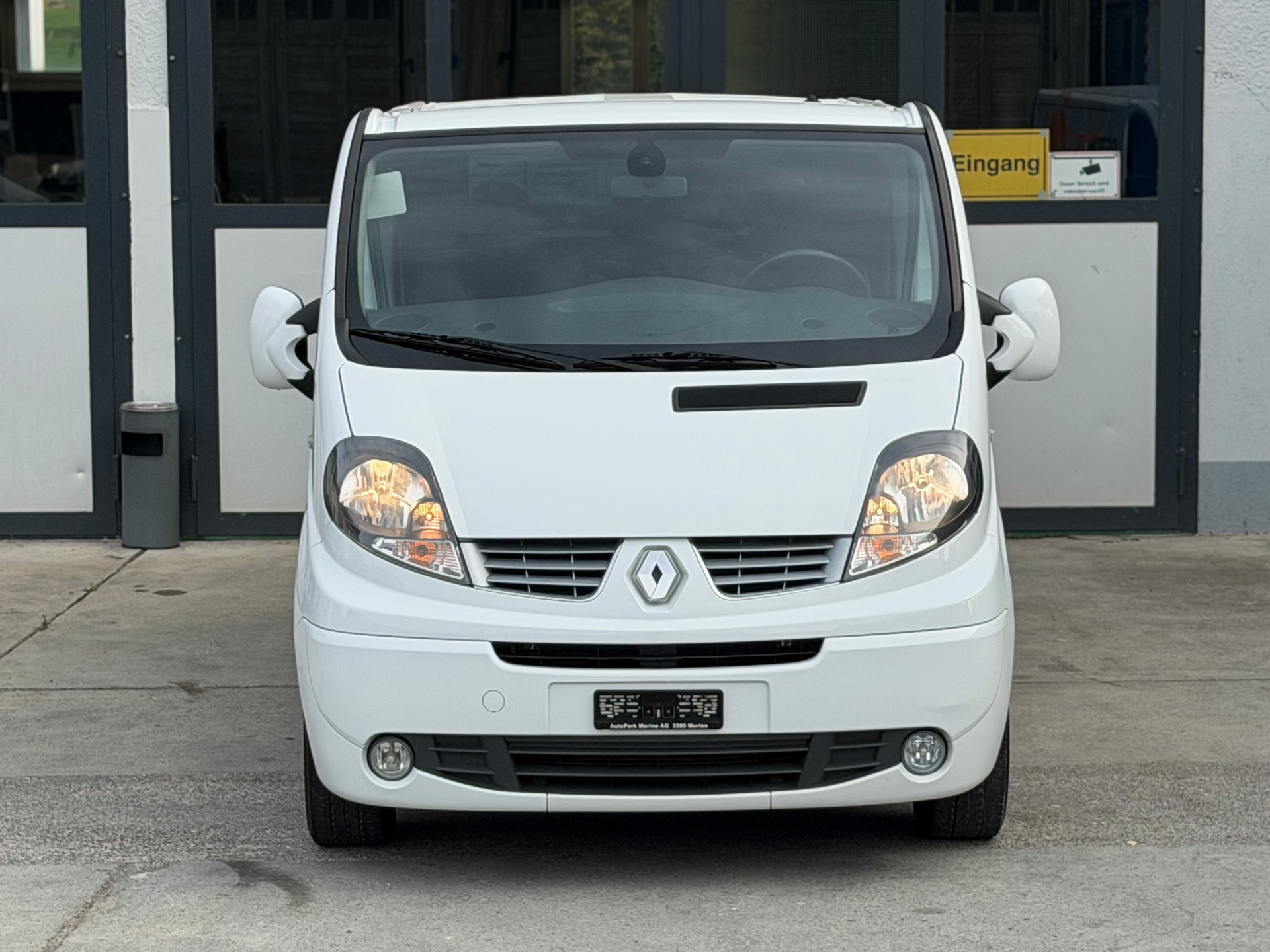 RENAULT Trafic 2.0 dCi Eco Passenger Swiss Edition A-image-1