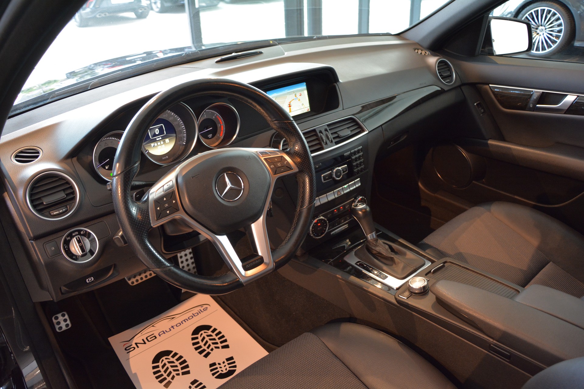 MERCEDES-BENZ C 220 CDI Avantgarde 7G-Tronic AMG-Line-image-9
