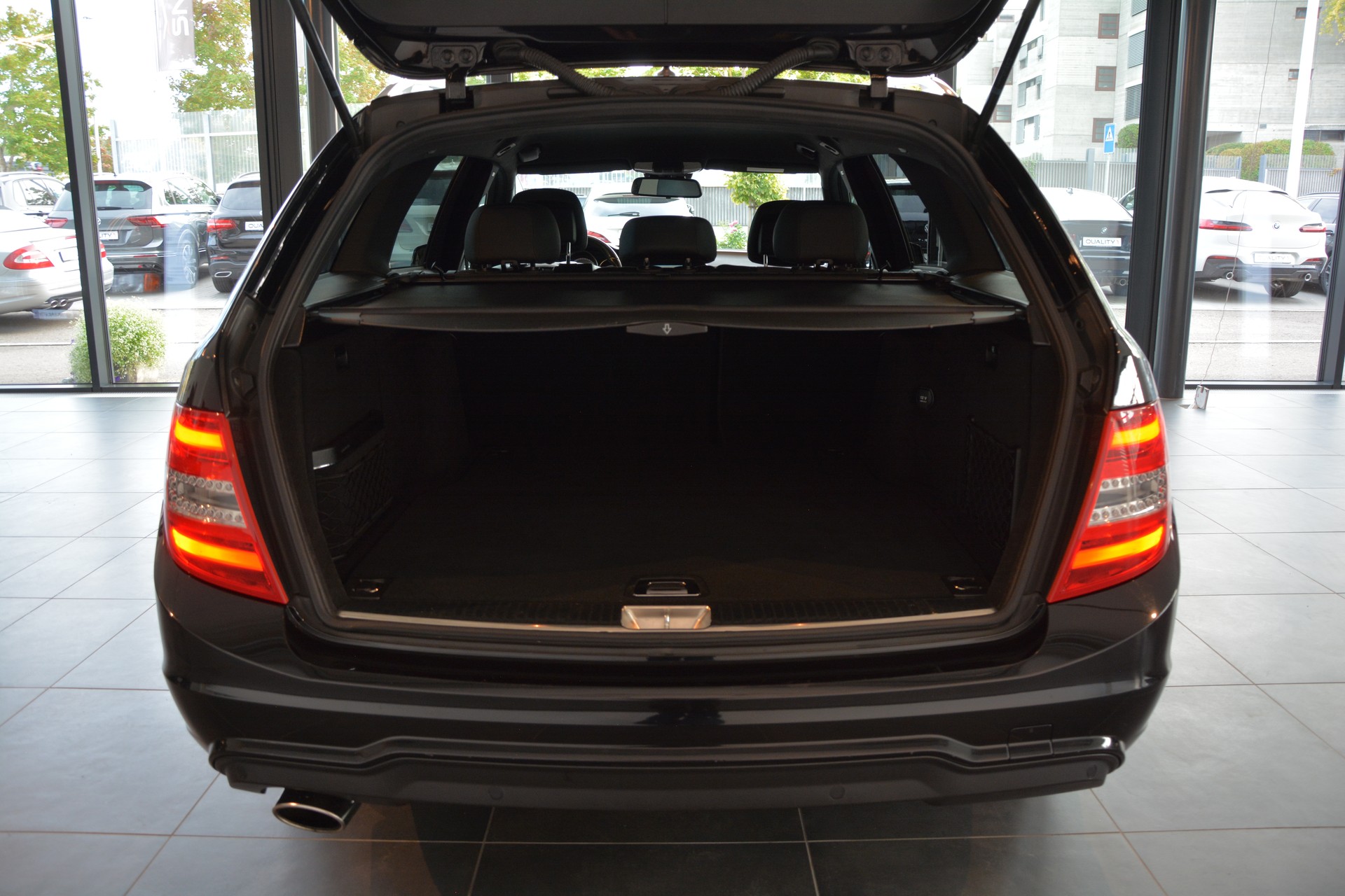 MERCEDES-BENZ C 220 CDI Avantgarde 7G-Tronic AMG-Line-image-13