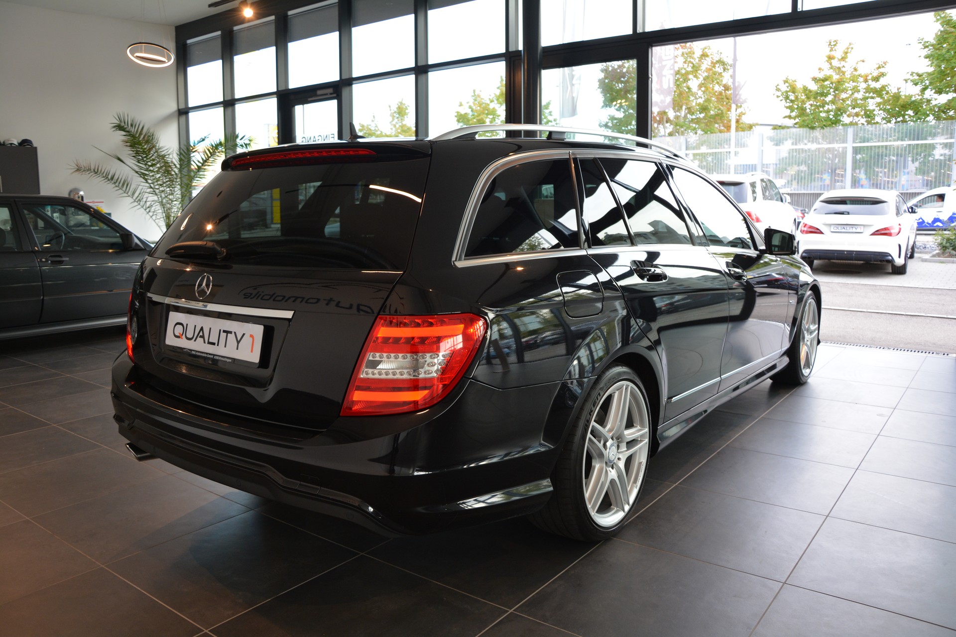 MERCEDES-BENZ C 220 CDI Avantgarde 7G-Tronic AMG-Line-image-5