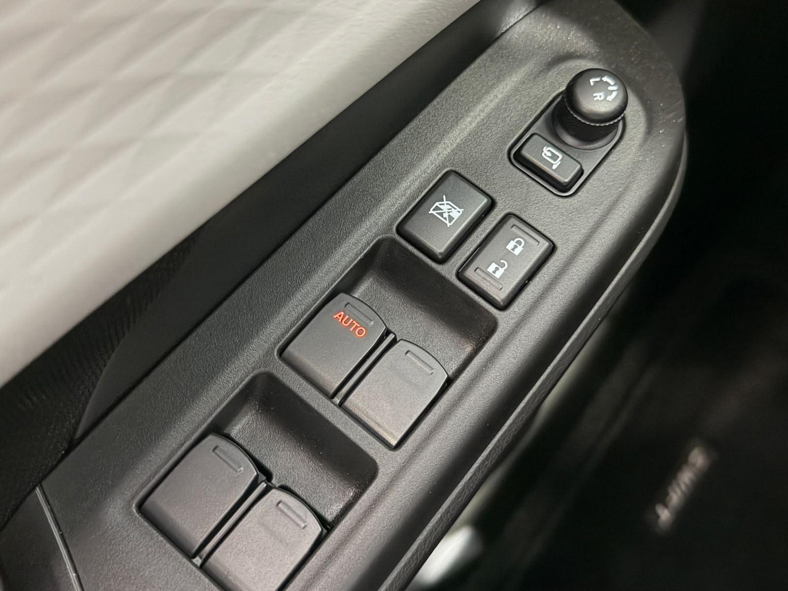 SUZUKI Swift 1.2 Sakura Top Hybrid-image-10