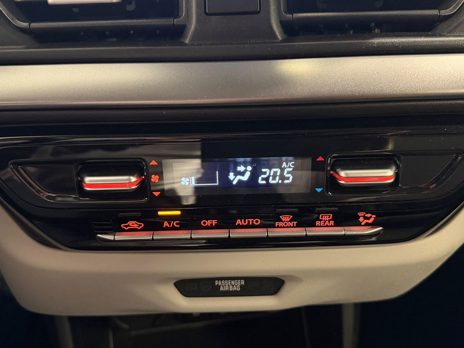 SUZUKI Swift 1.2 Sakura Top Hybrid-image-8
