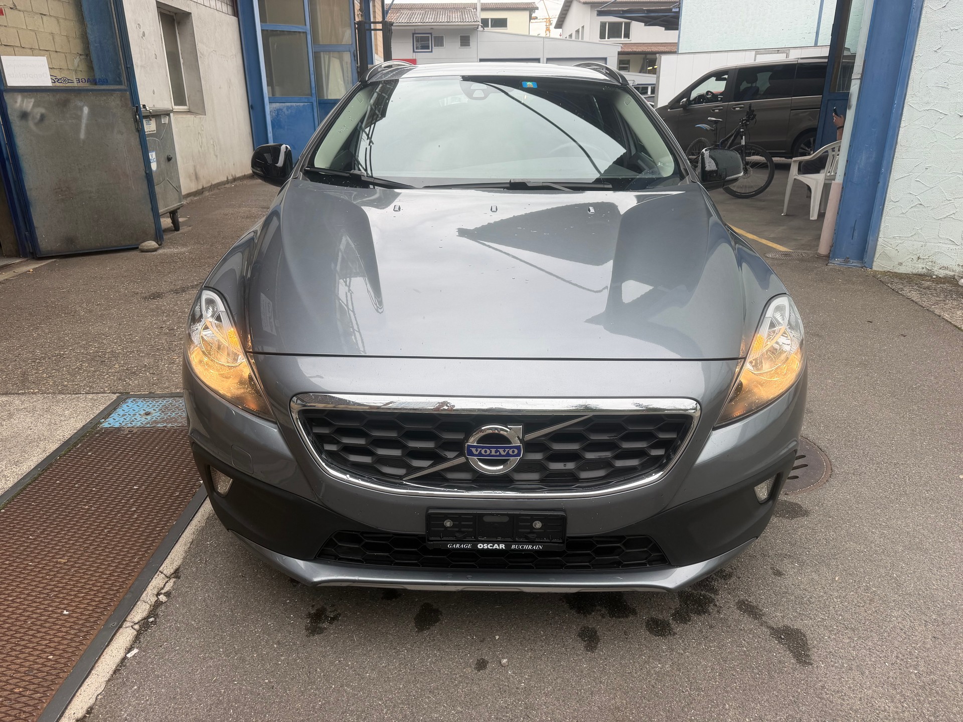VOLVO V40 Cross Country T3 Momentum-image-5