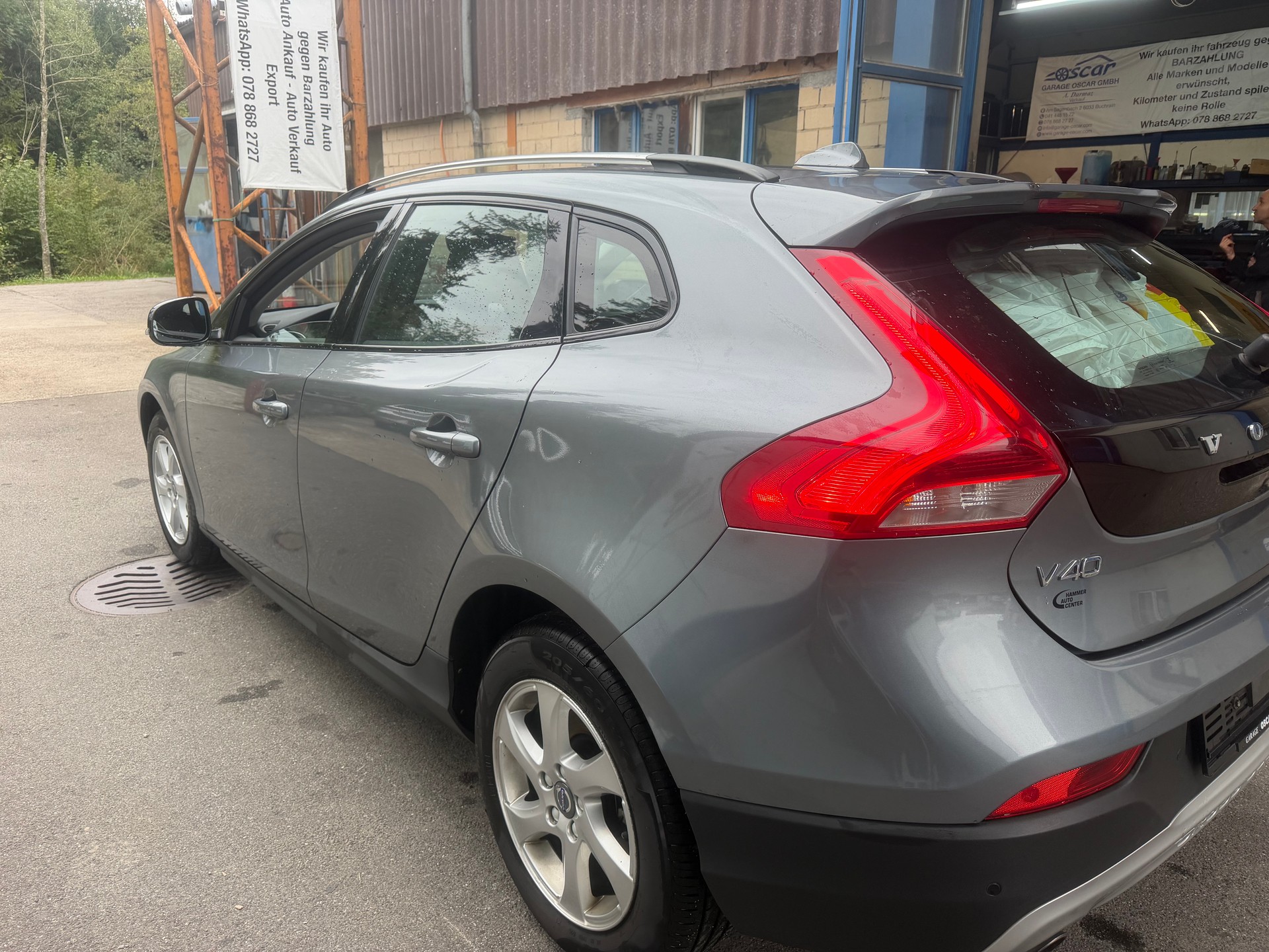 VOLVO V40 Cross Country T3 Momentum-image-6