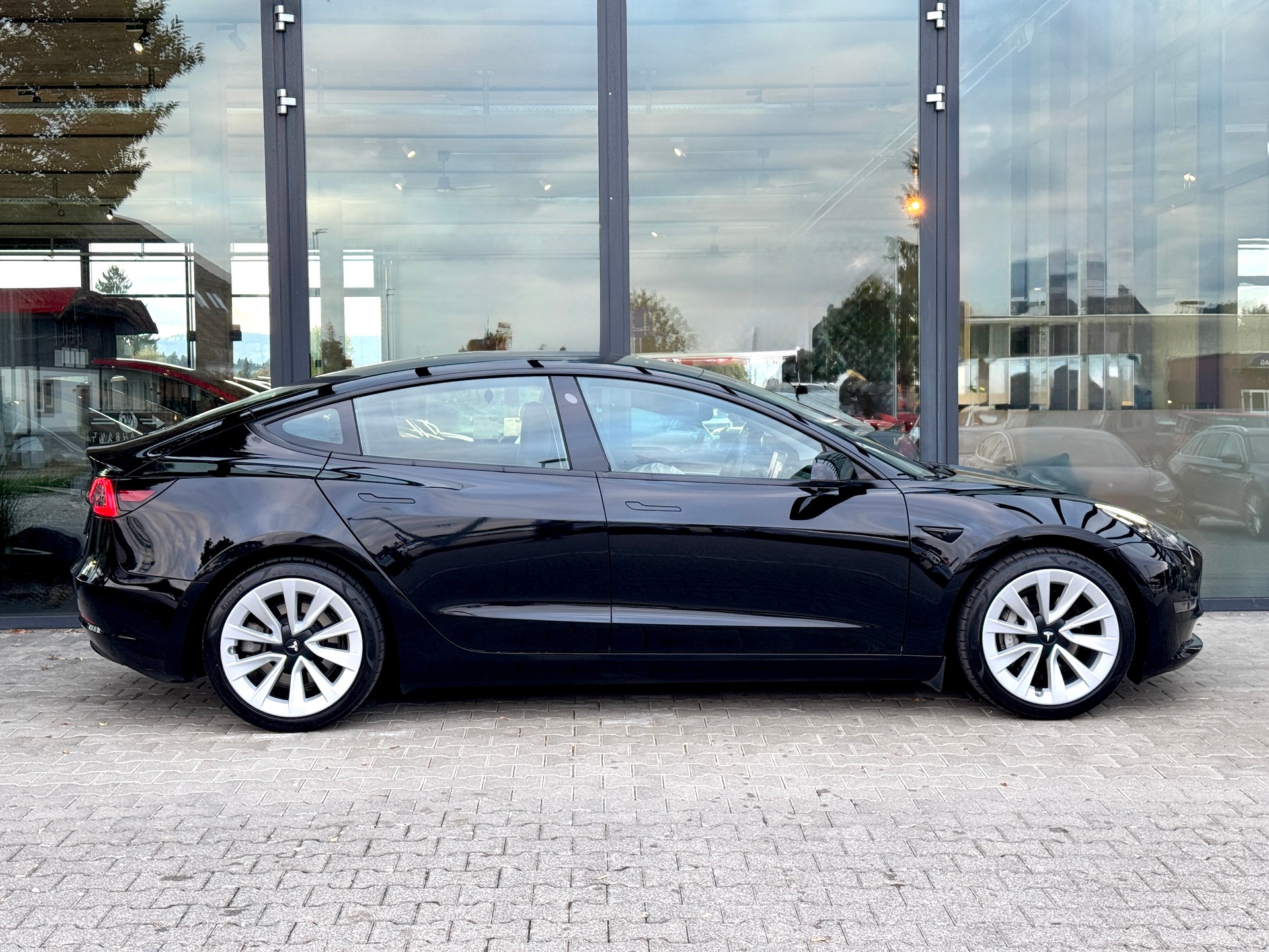 TESLA Model 3 Long Range Dual Motor AWD / AMD Ryzen-image-6