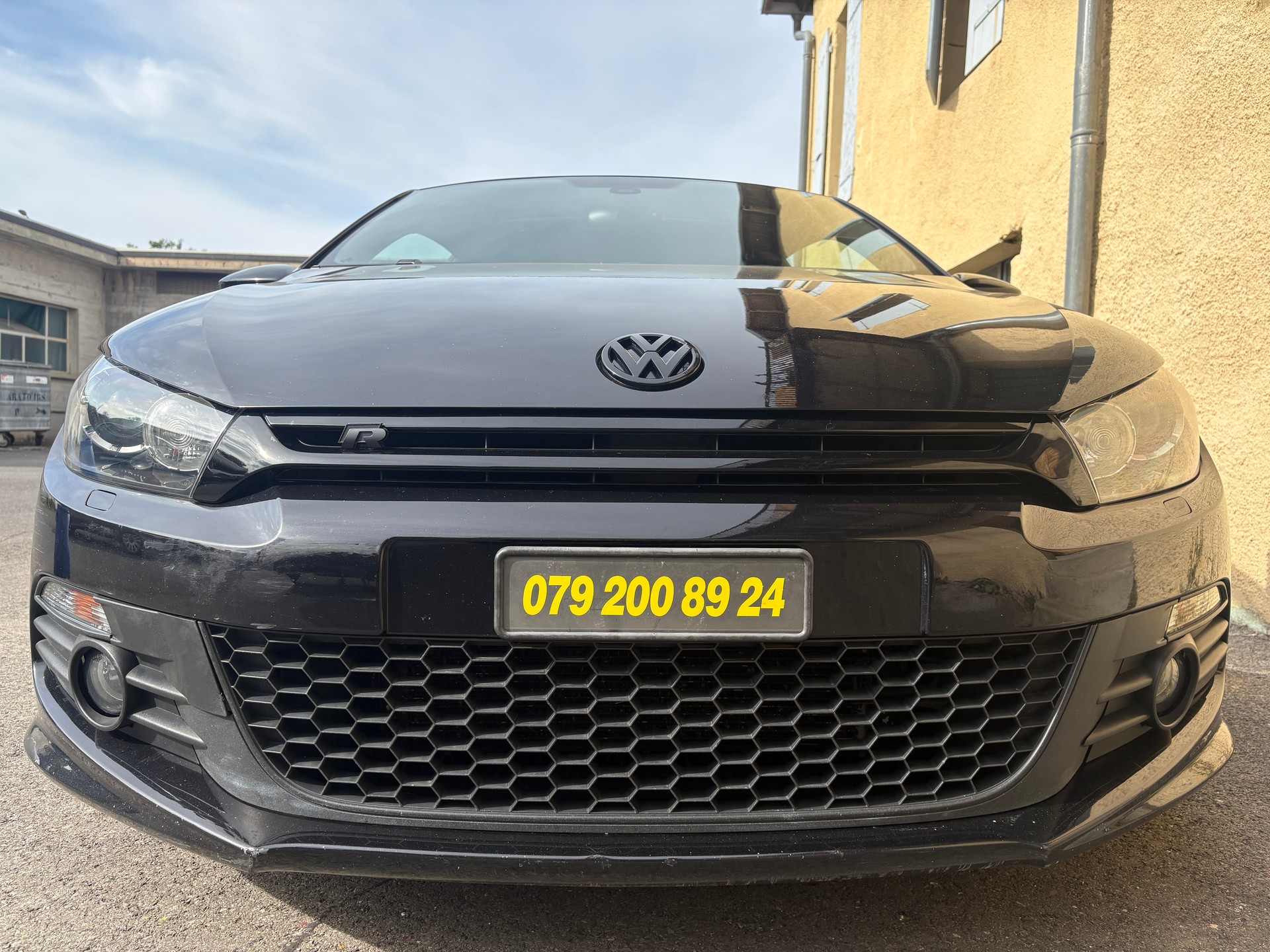 VW Scirocco 1.4 TSI BMT R-Line Design-image-0