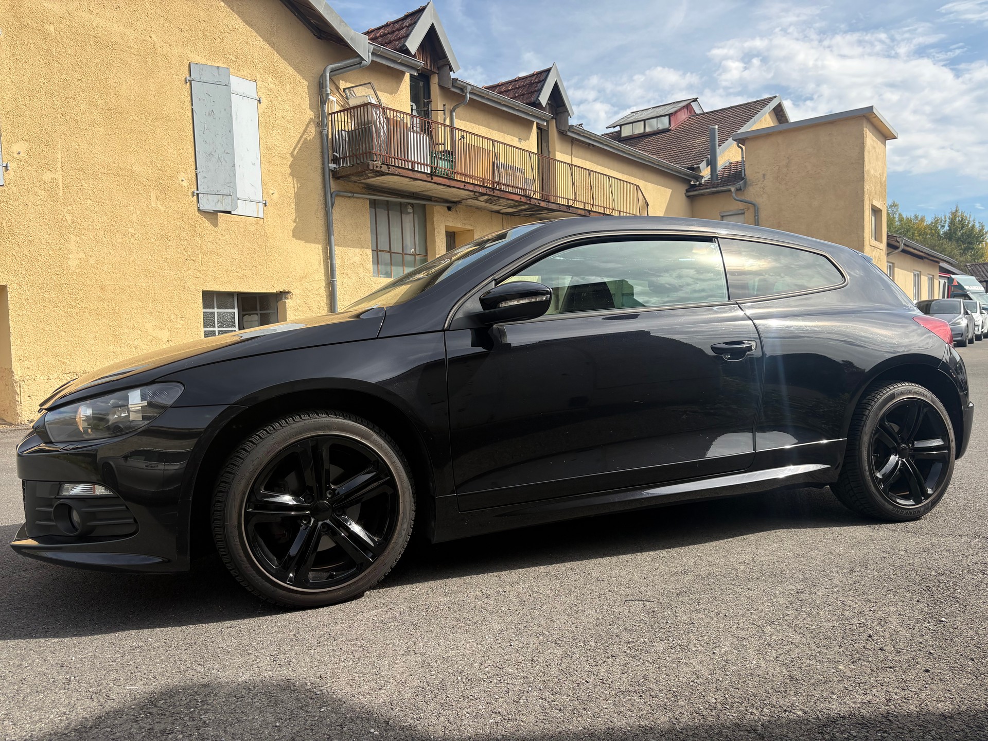 VW Scirocco 1.4 TSI BMT R-Line Design-image-2
