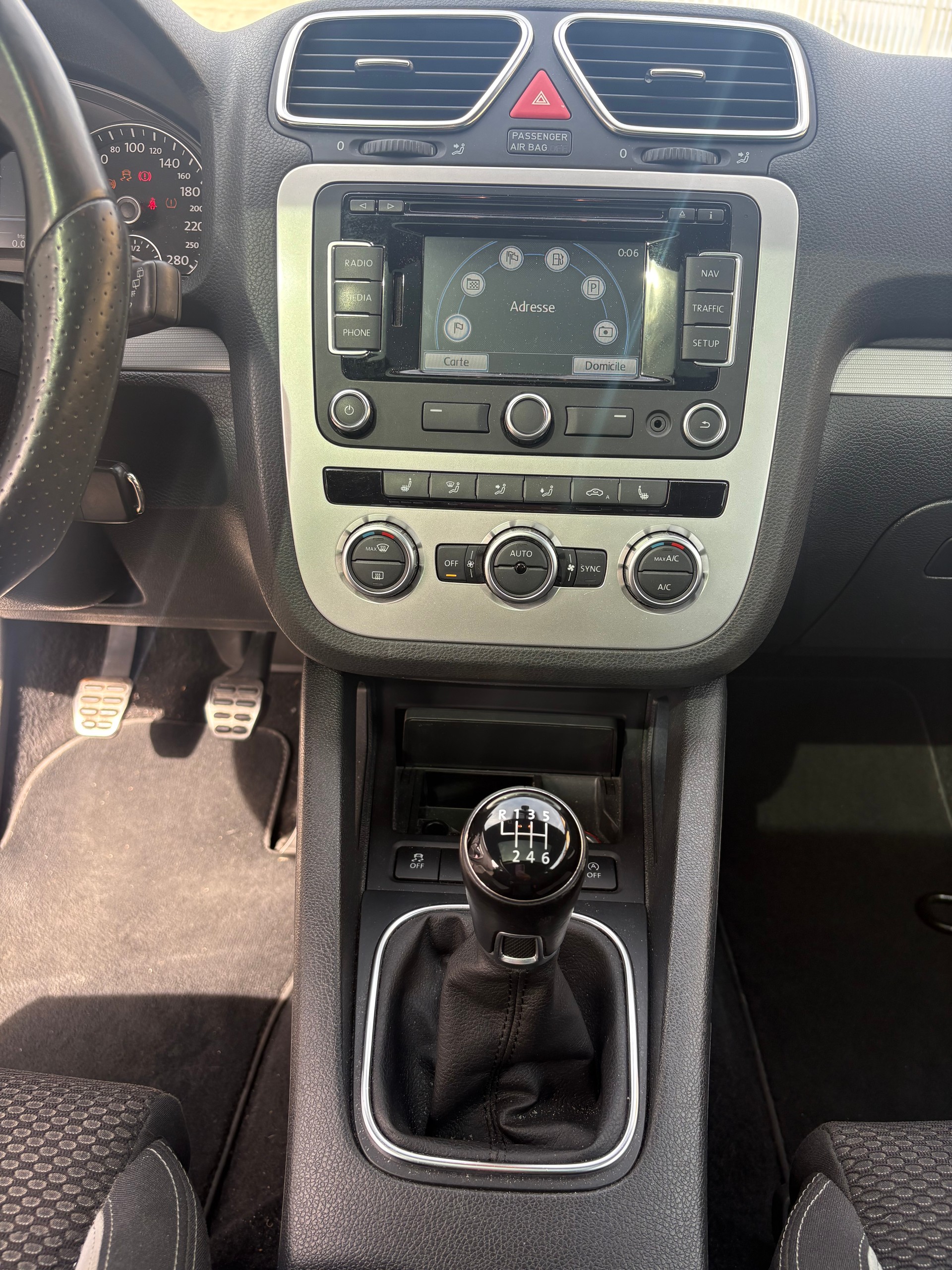 VW Scirocco 1.4 TSI BMT R-Line Design-image-9