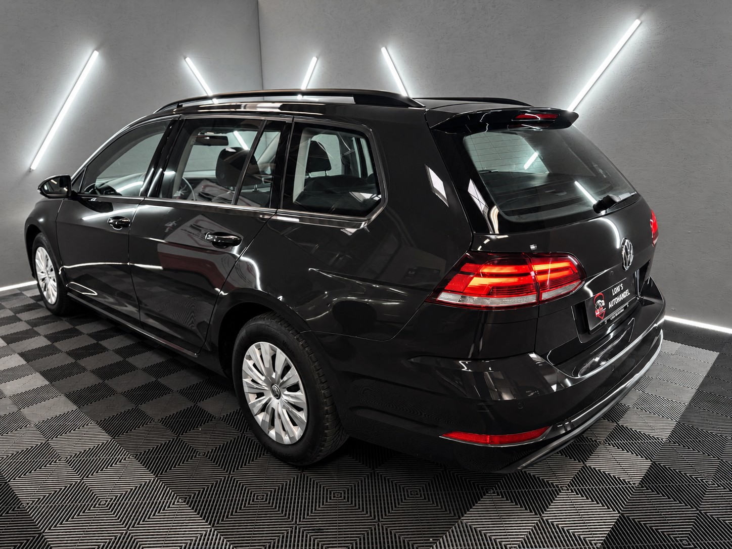 VW Golf Variant 1.6 TDI Trendline DSG-image-4