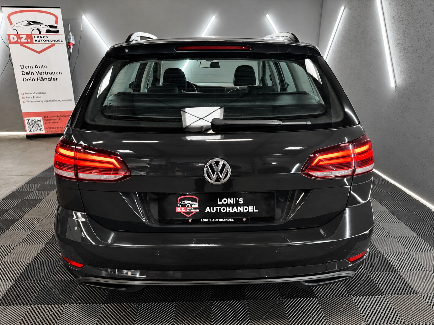 VW Golf Variant 1.6 TDI Trendline DSG-image-5