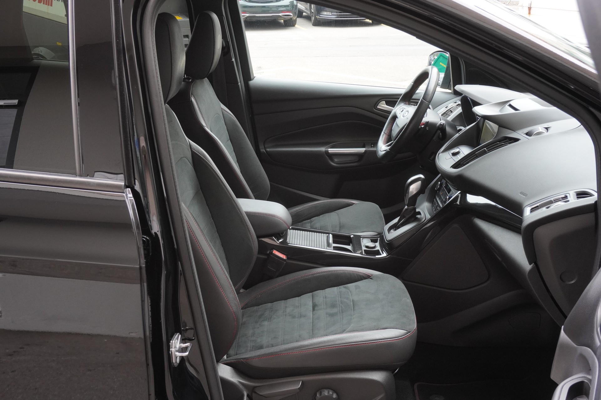 FORD Kuga 2.0 TDCi ST Line High 4WD PowerShift-image-13