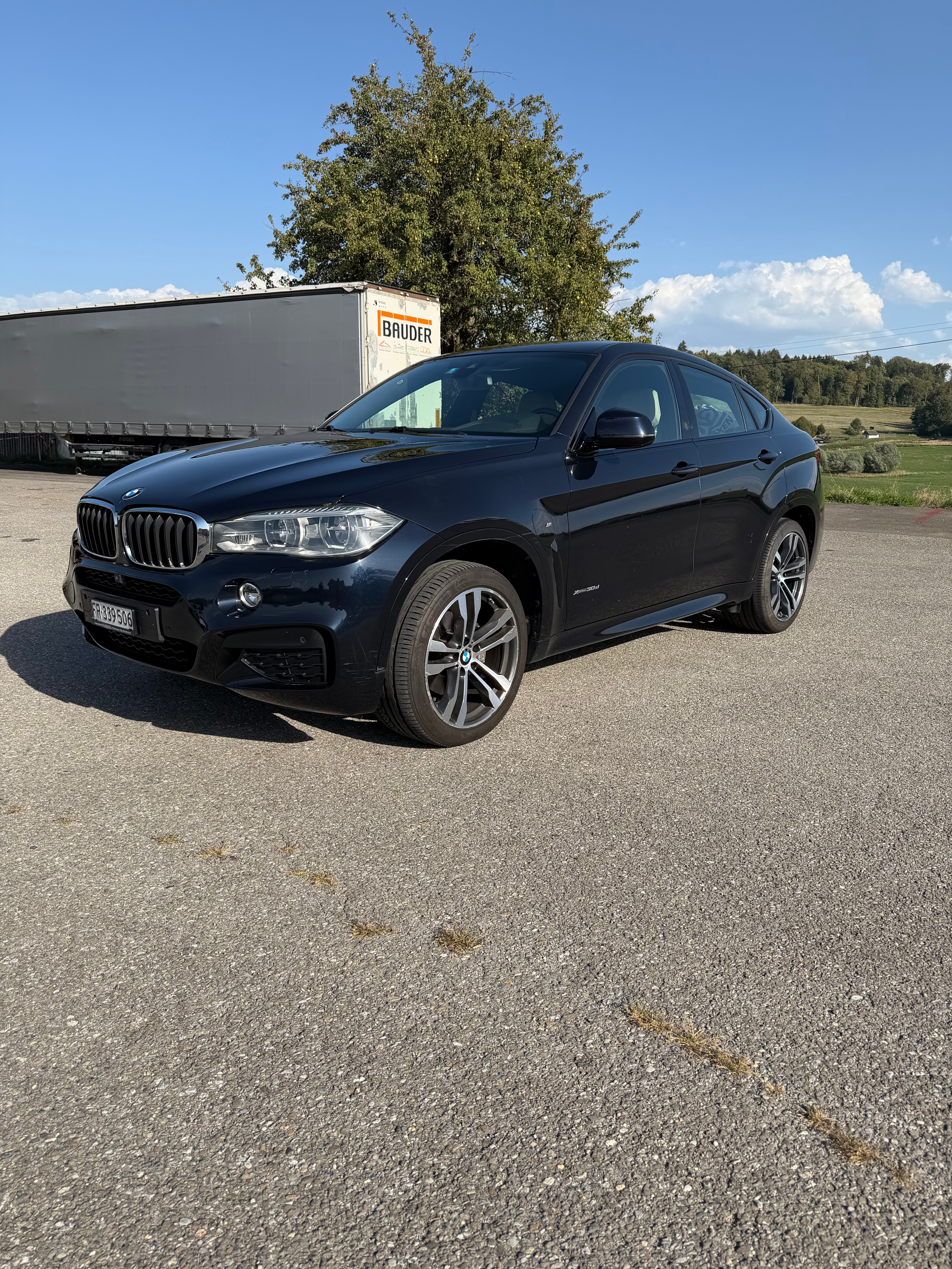 Car photo