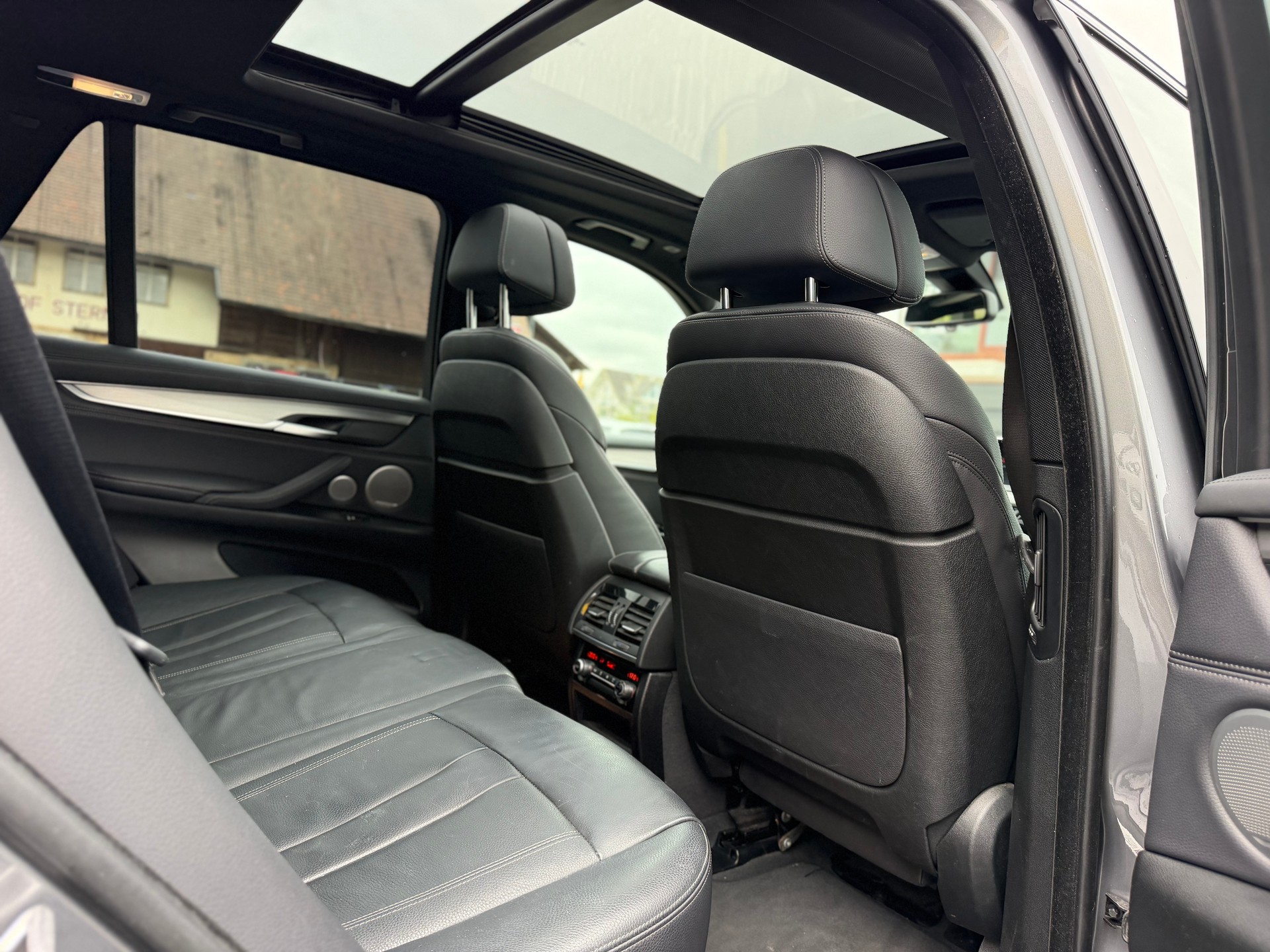 BMW X5 xDrive M50d Pure M Sport Plus Steptronic-image-13