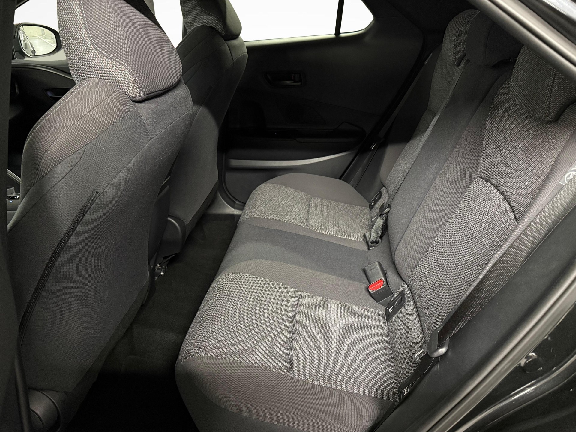TOYOTA C-HR 2.0 HEV Trend 4x4-image-10