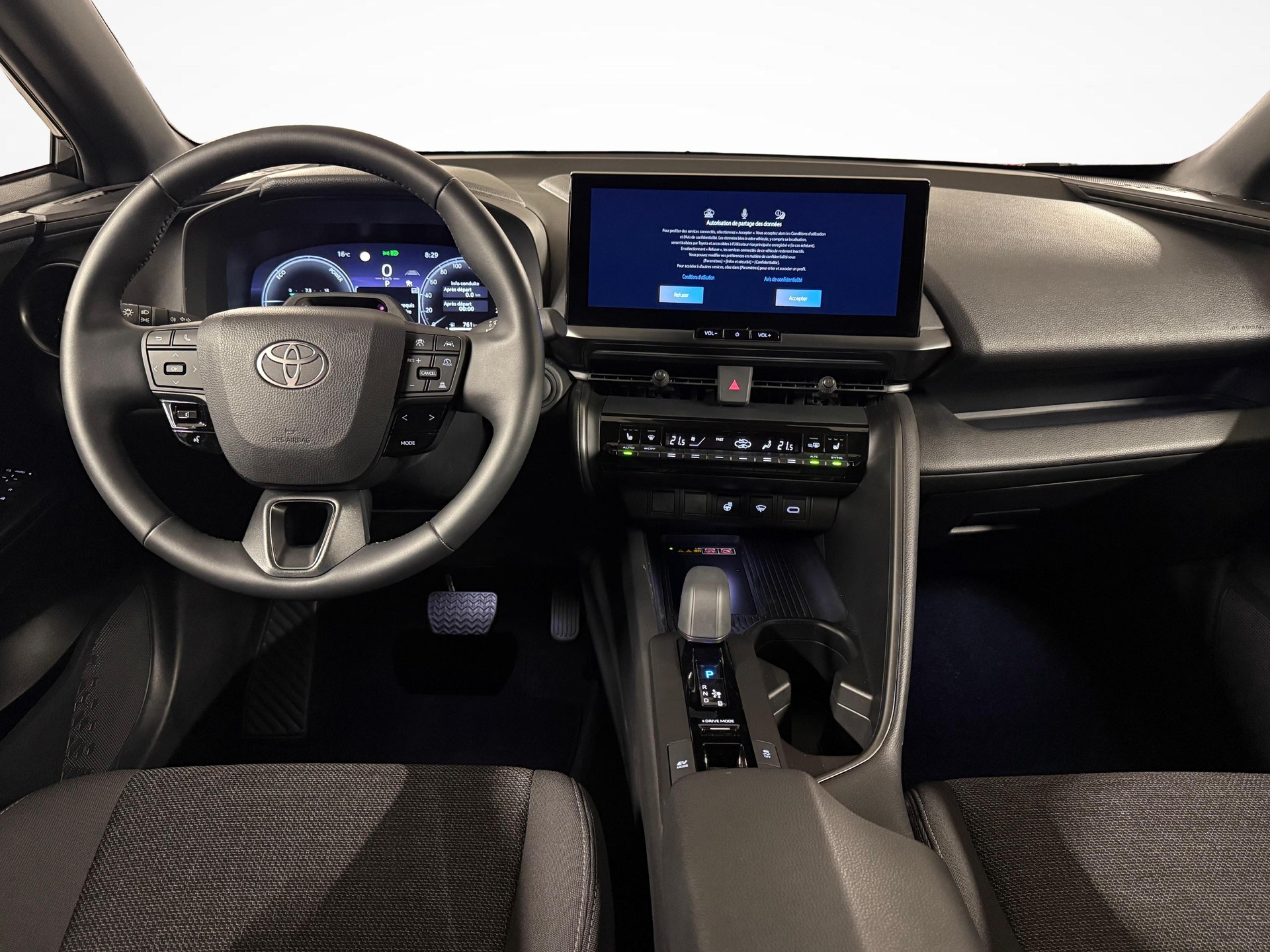 TOYOTA C-HR 2.0 HEV Trend 4x4-image-11
