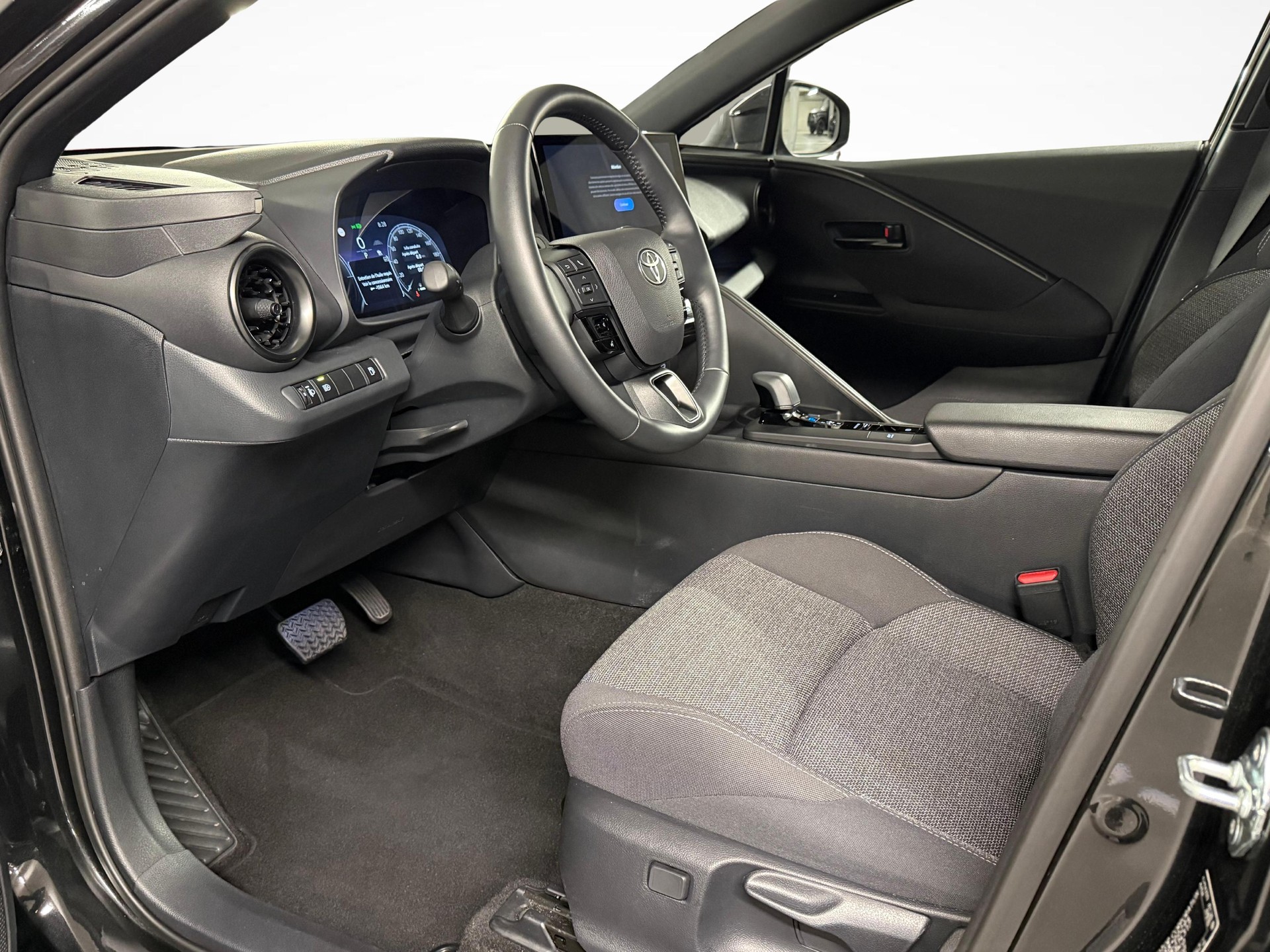 TOYOTA C-HR 2.0 HEV Trend 4x4-image-9